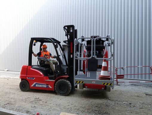 applicationelectricforklifttruckme430liftrangemanitou035.jpg