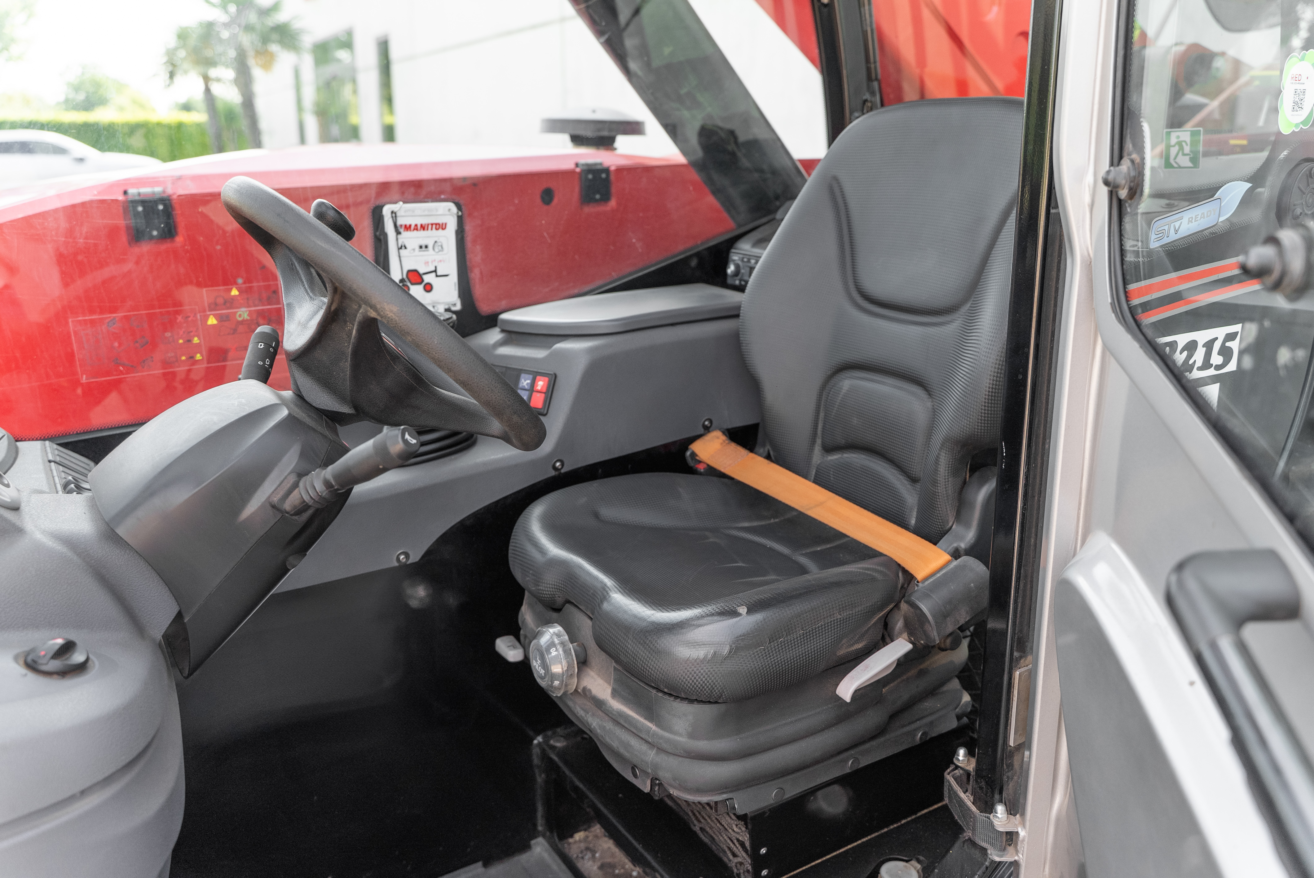 MT 730 H 75K ST5 S1 - Interior back