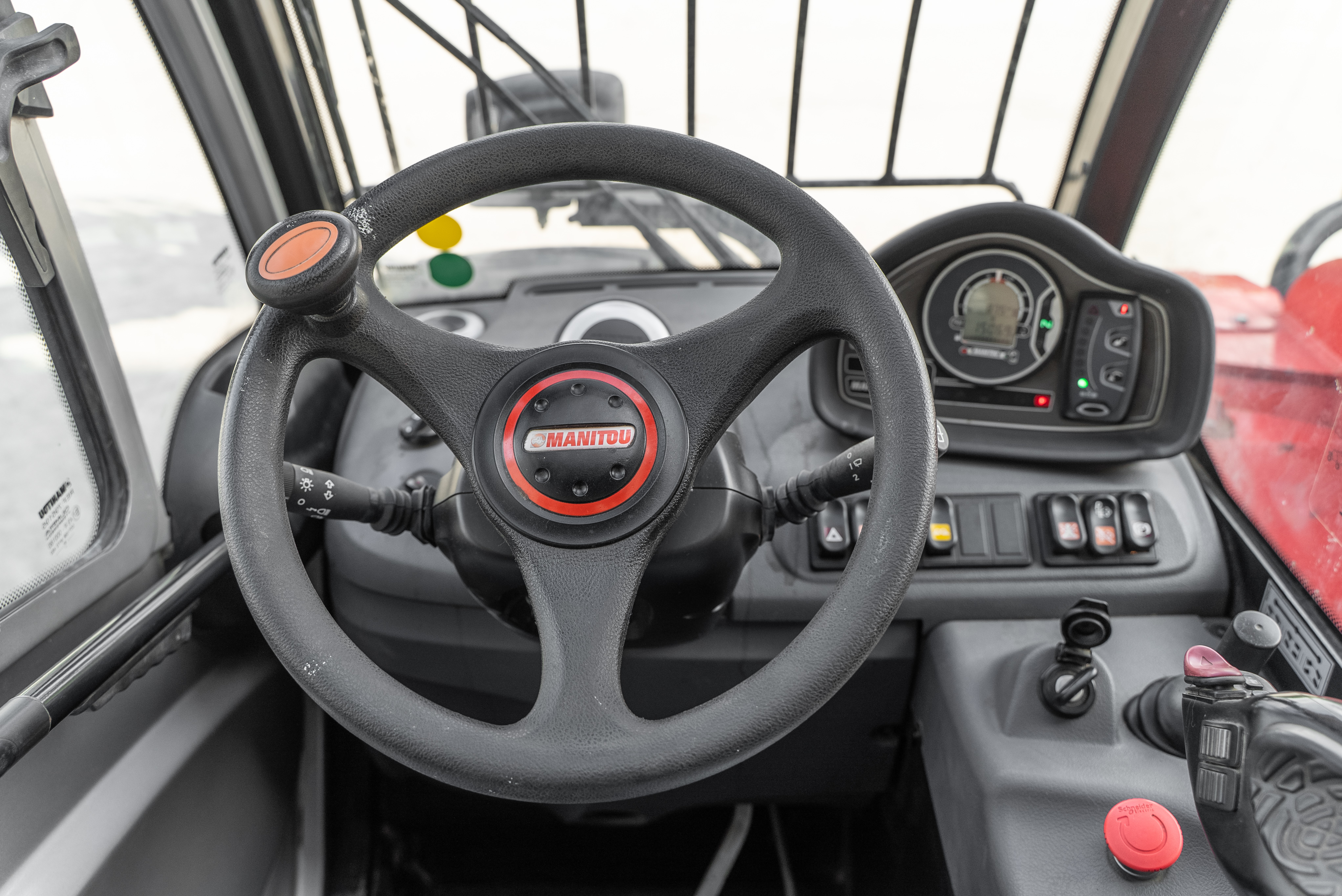 MT 625 H COMFORT 75K ST5 S1 - Interior front