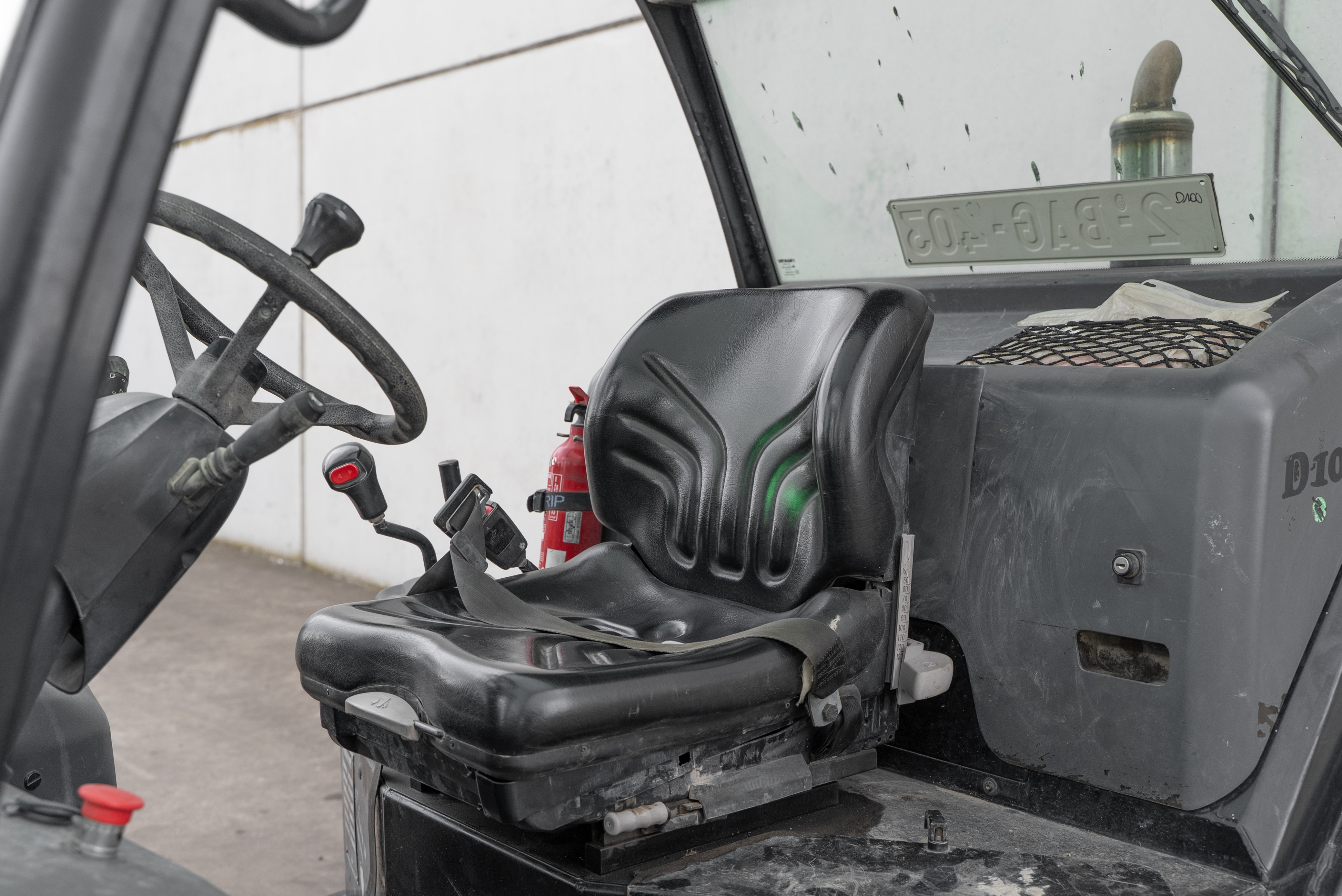 Manitou - Forklifts - MC 30-4 D K ST5 S1 - Interior back