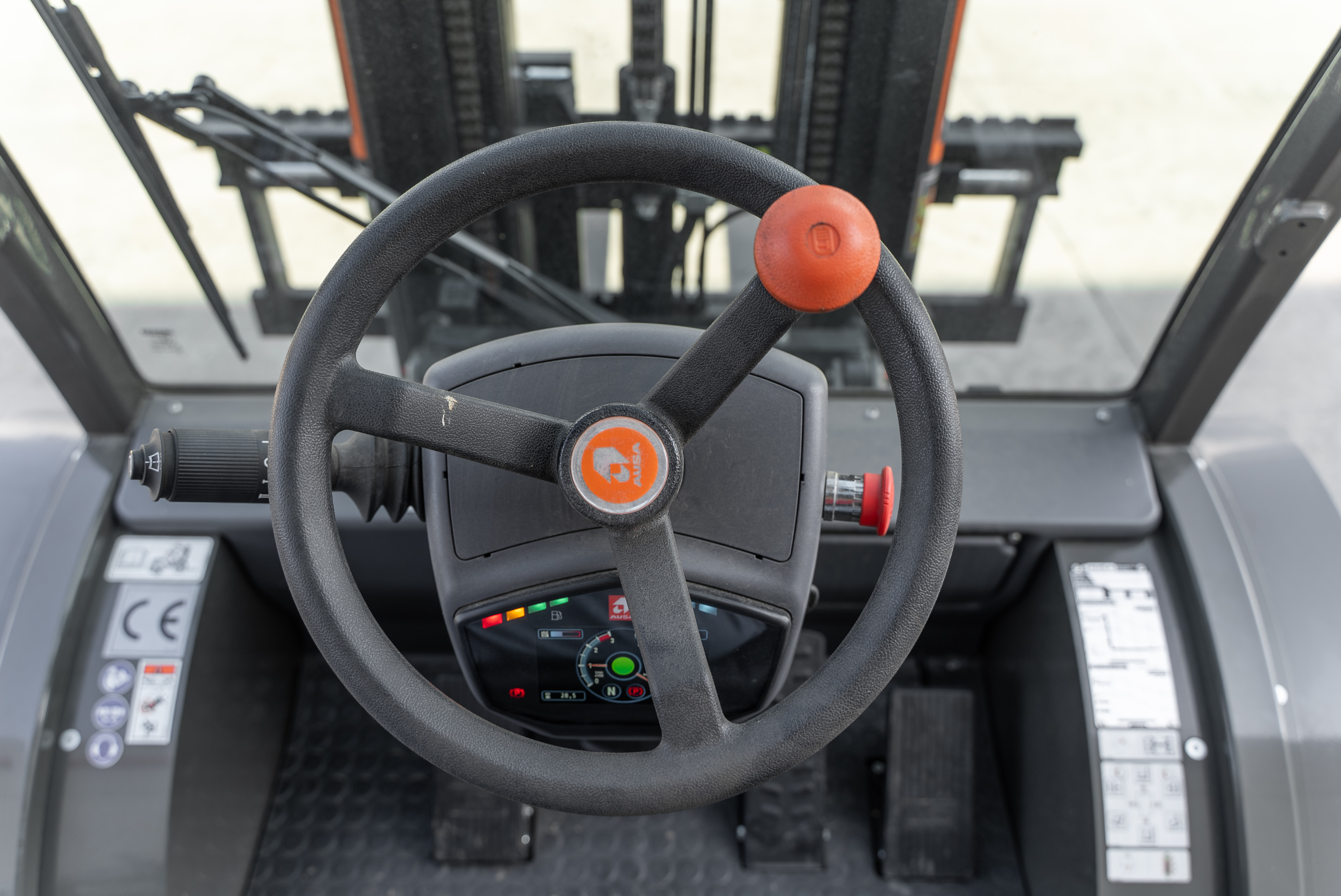 C251 Hx4 - Interior front