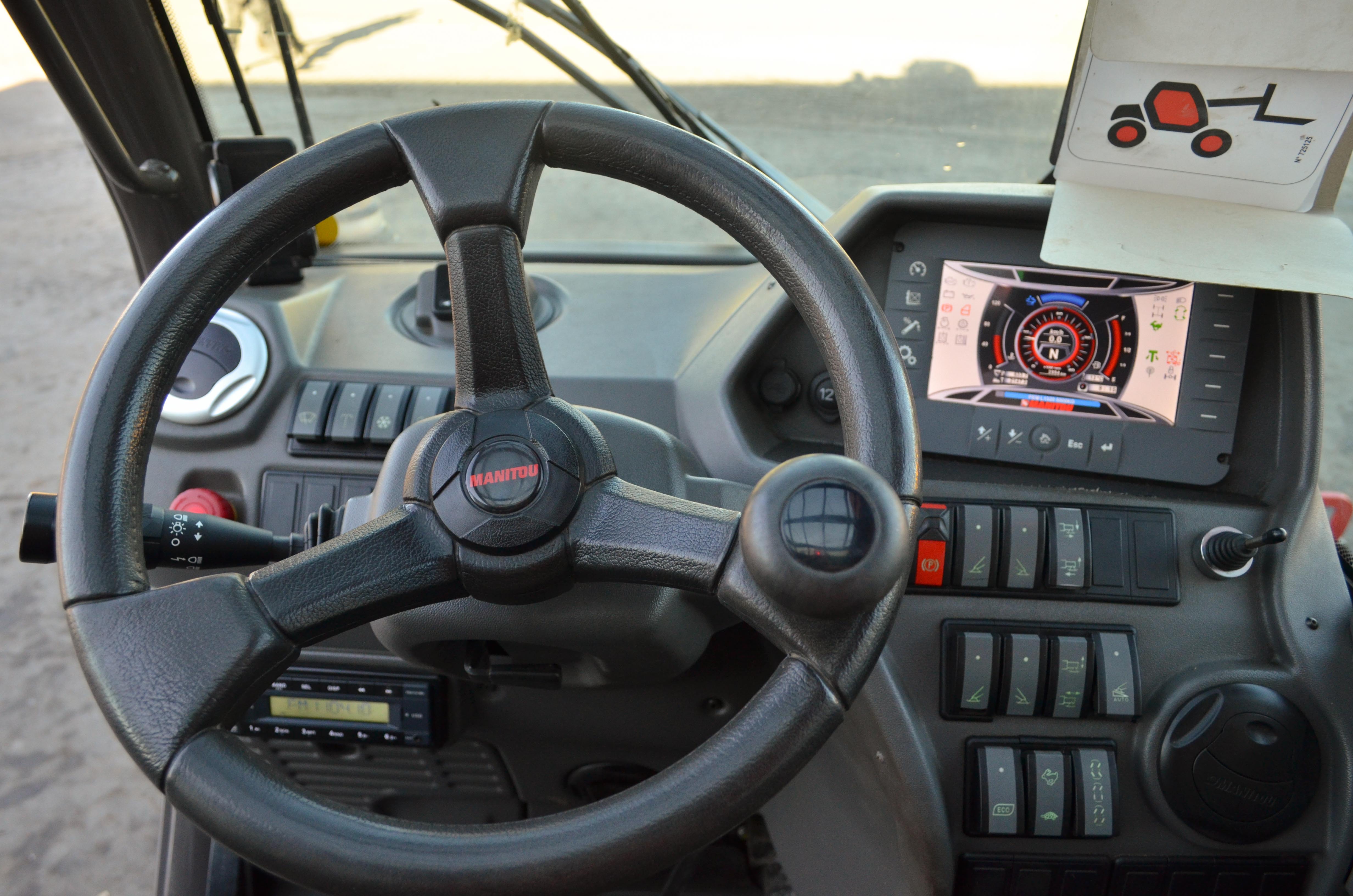 MRT 2550 PRIV+ ST4 S2 - Interior front