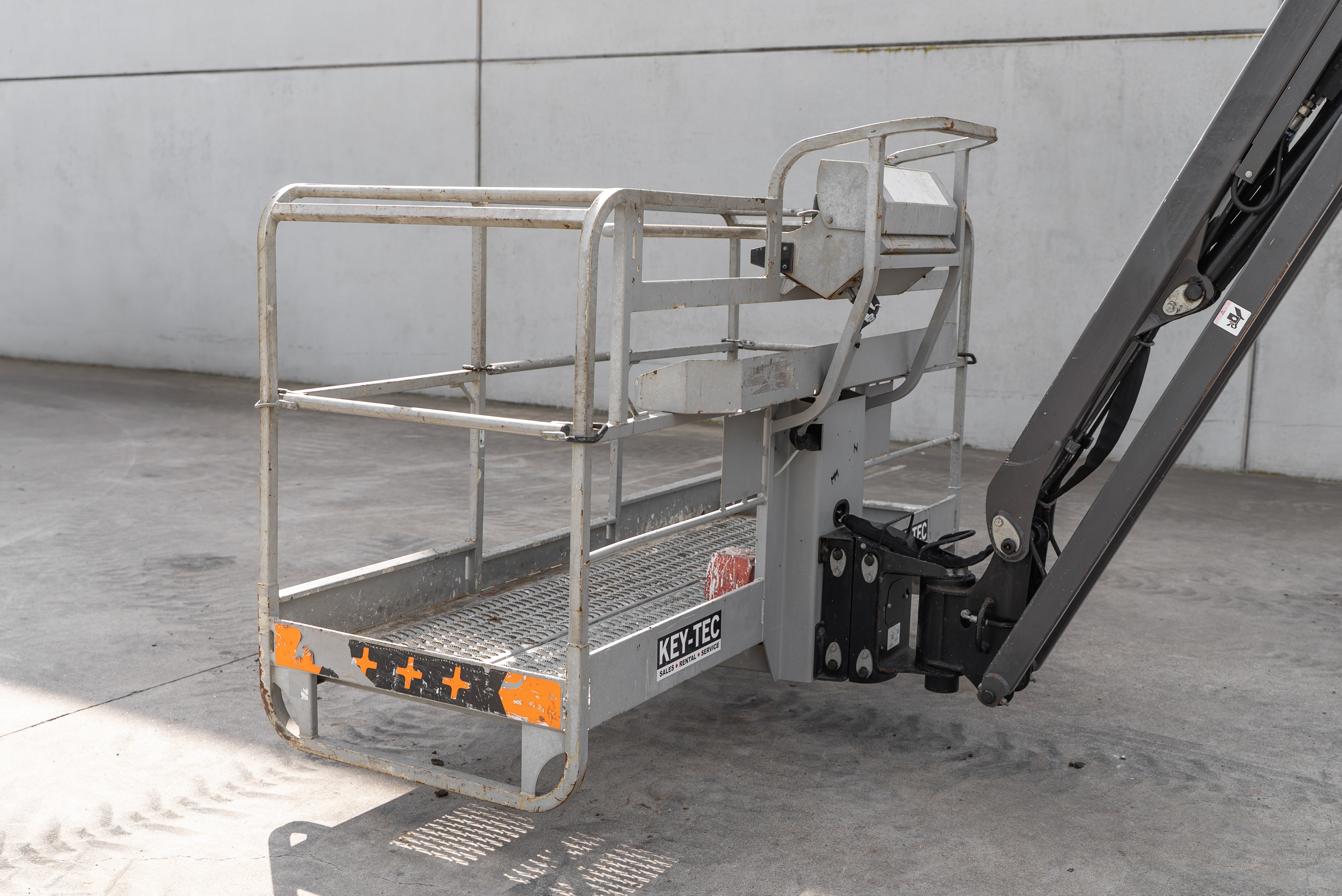 TJ 220 + - Product image
