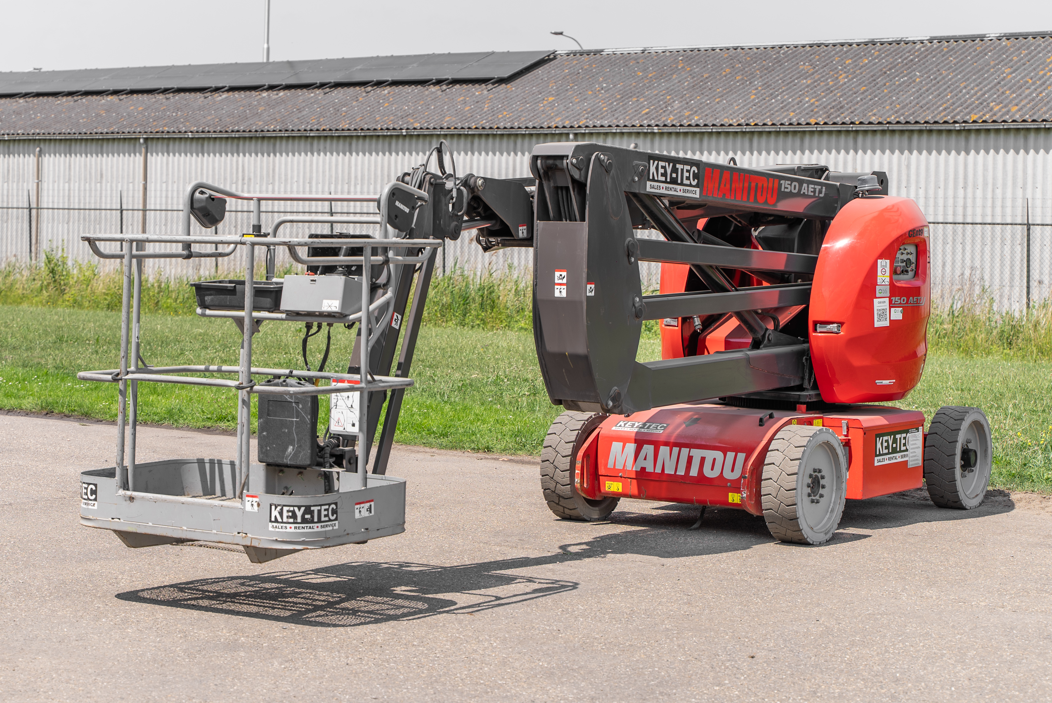 AETJ 150 COMPACT - Front left