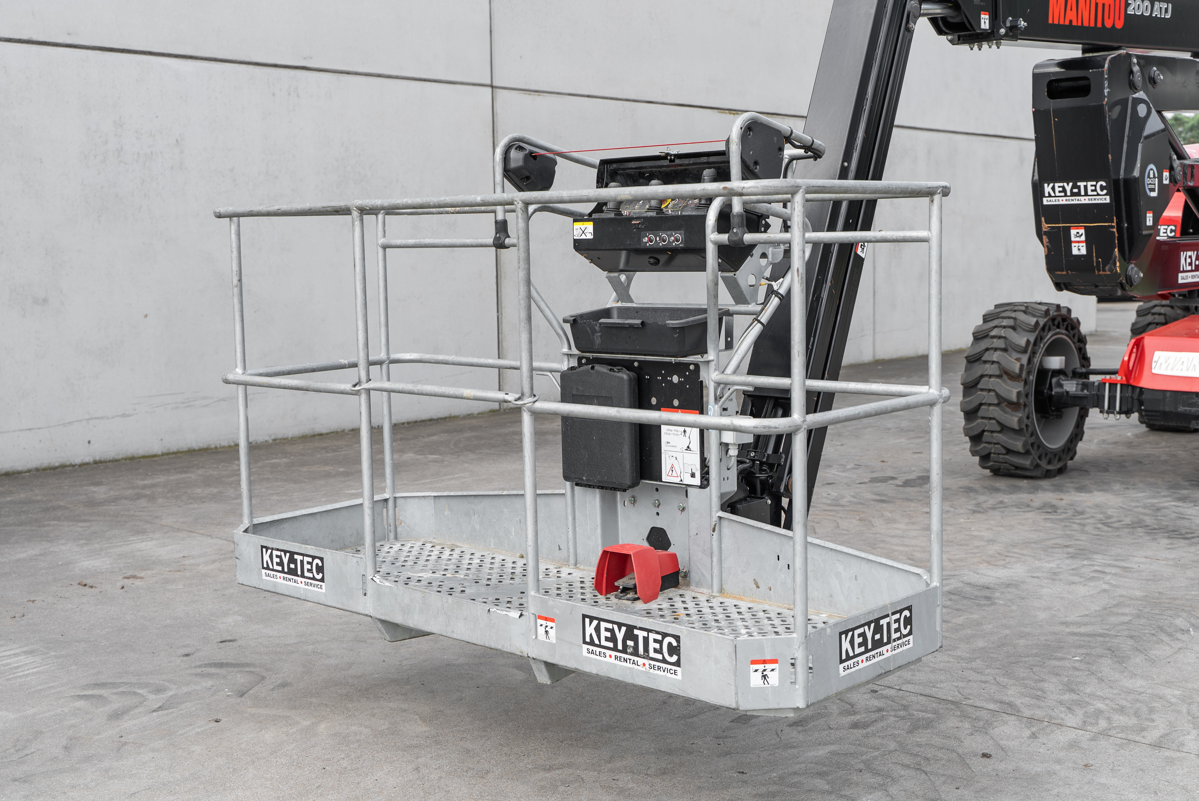 Manitou - Nacelles élévatrices - ATJ 200 ST5 S1 - Intérieur arrière