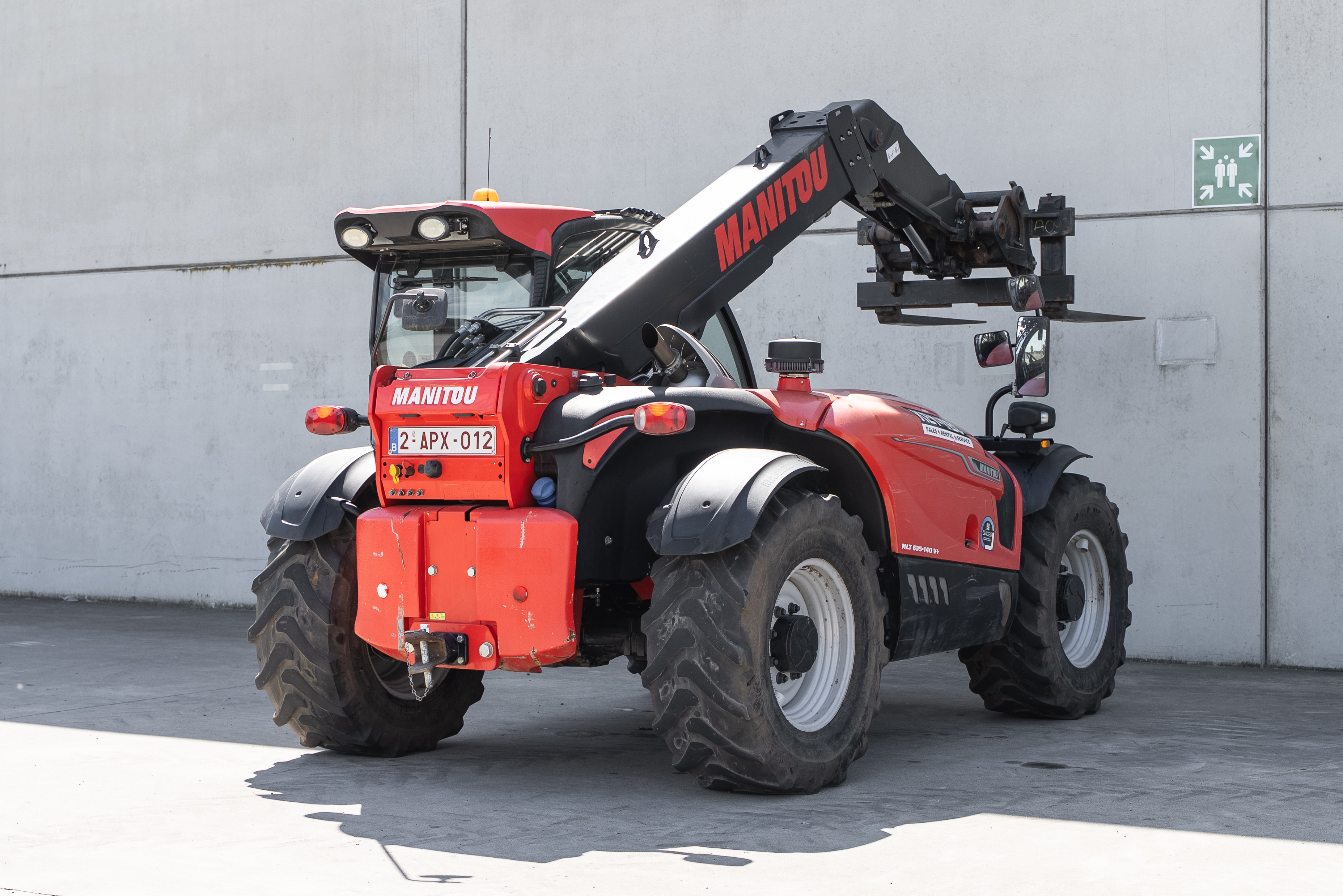 MLT 635 140 V+ D ST4 S2 - Back right