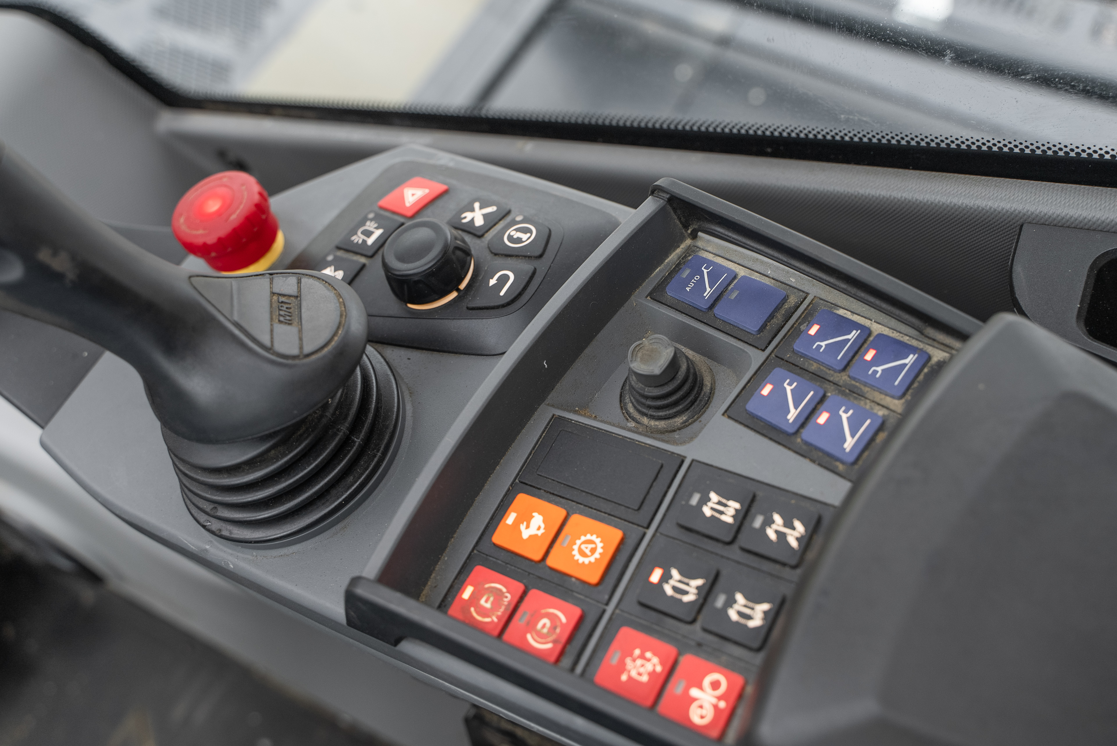 Manitou - Telehandlers - MRT 2660 360 160Y ST5 S1 - Product image
