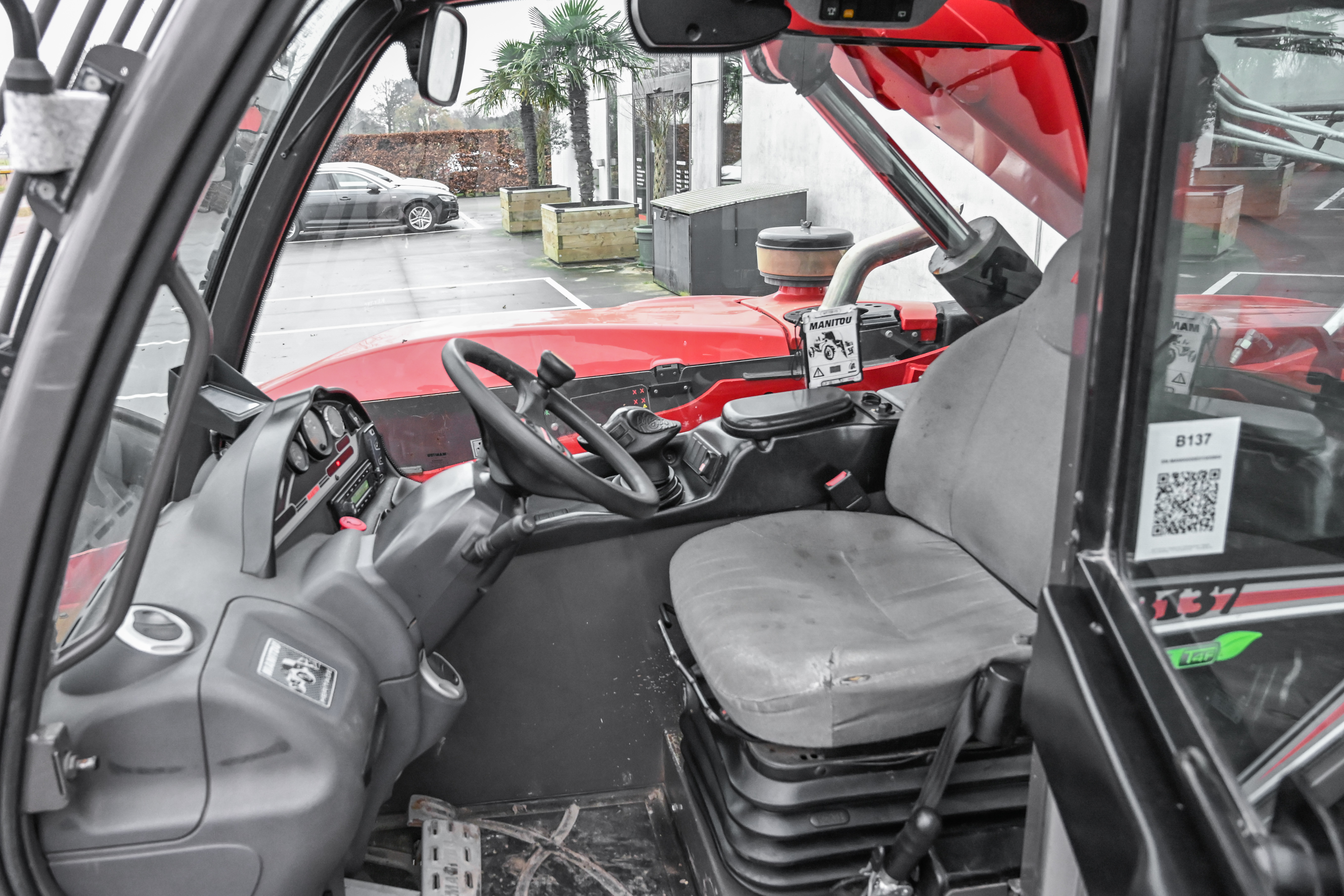 MT 732 EASY 75D ST3B S1 - Interior back