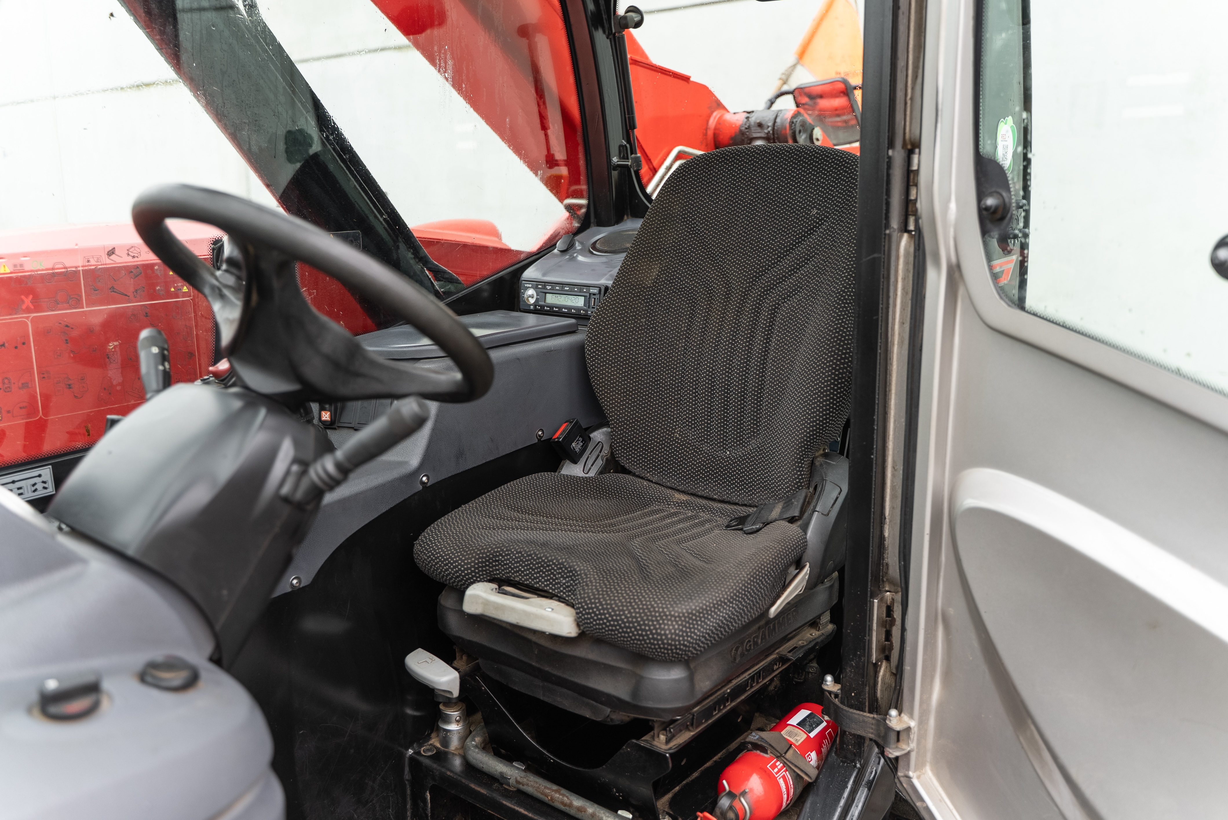 MT 625 H COMFORT 75K ST5 S1 - Interior back