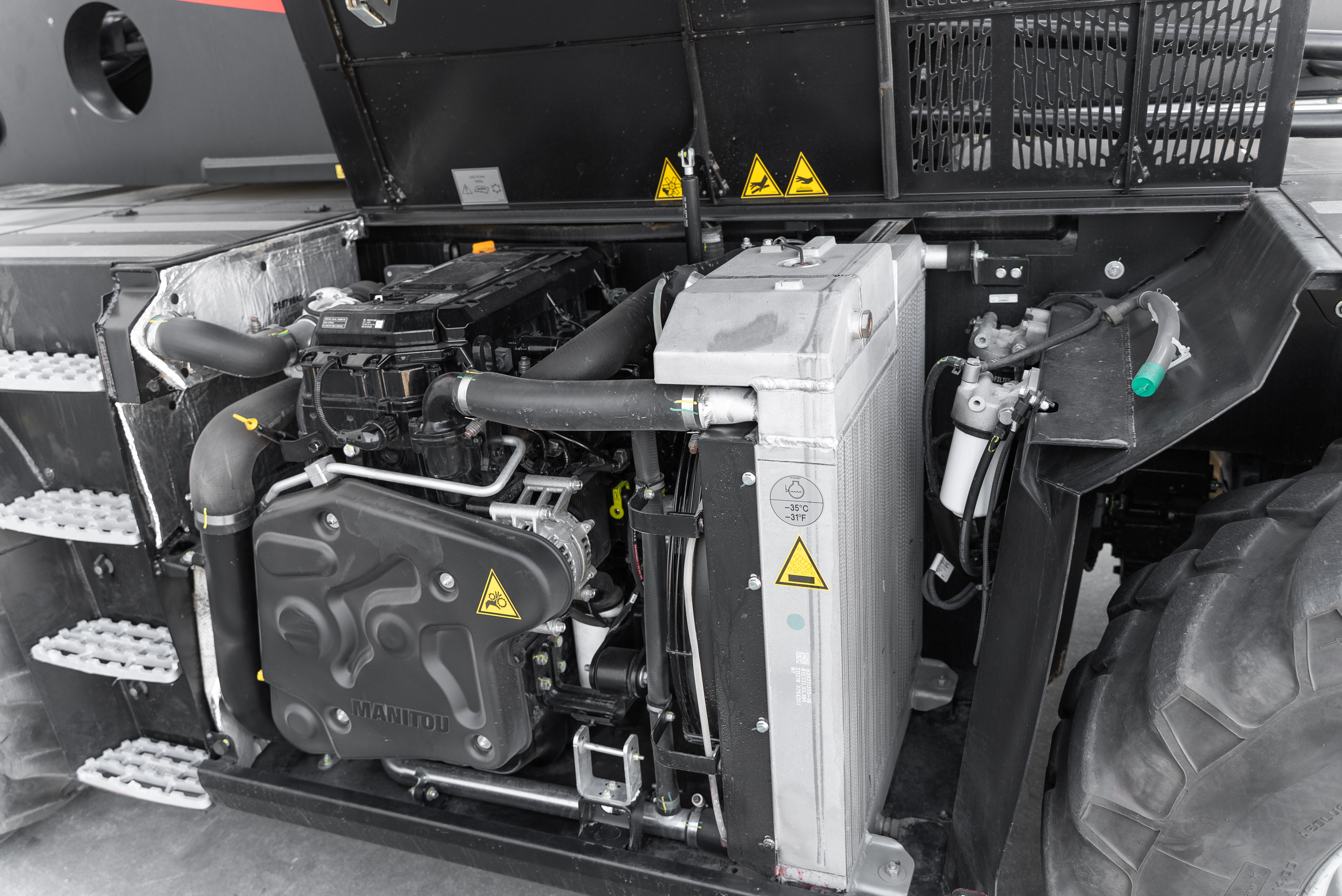 MRT 2260 360 160Y ST5 S1 - Engine