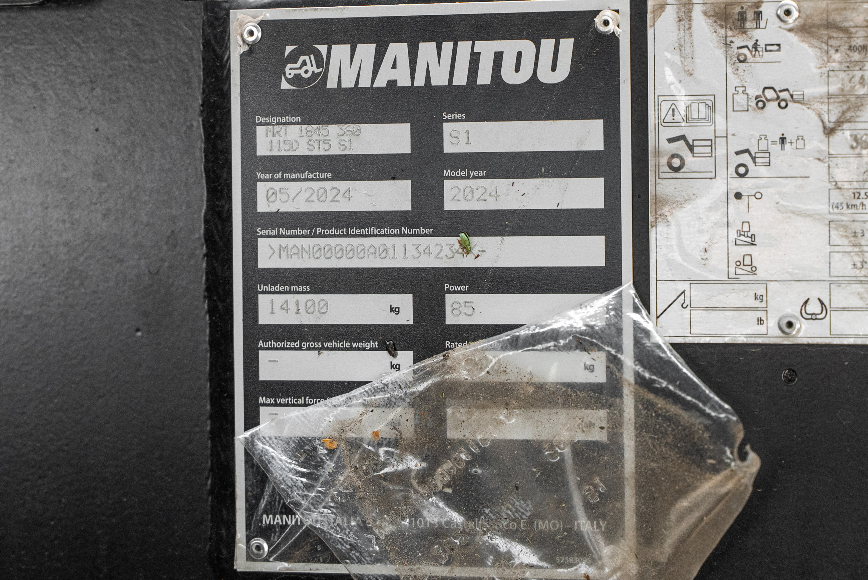 MRT 1845 360 115D ST5 S1 - Identification plate