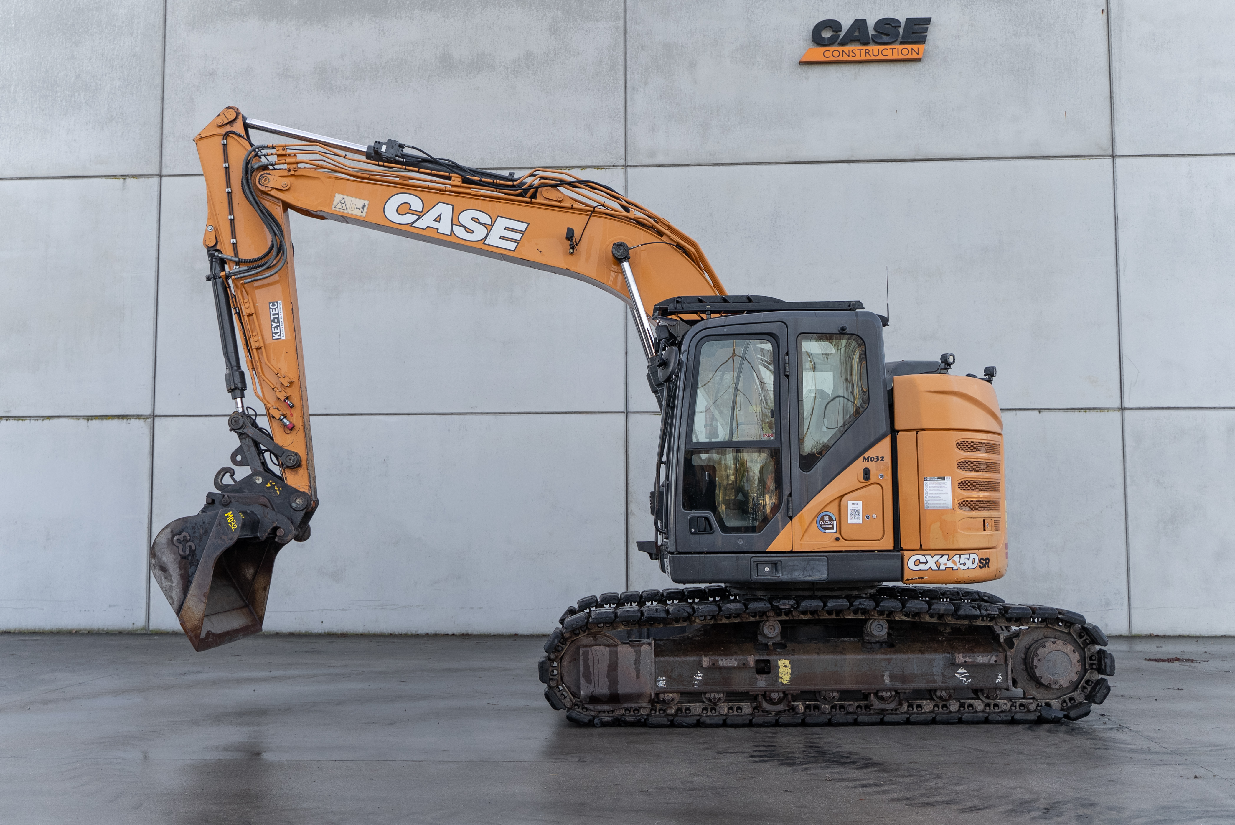CX 145 D - Side