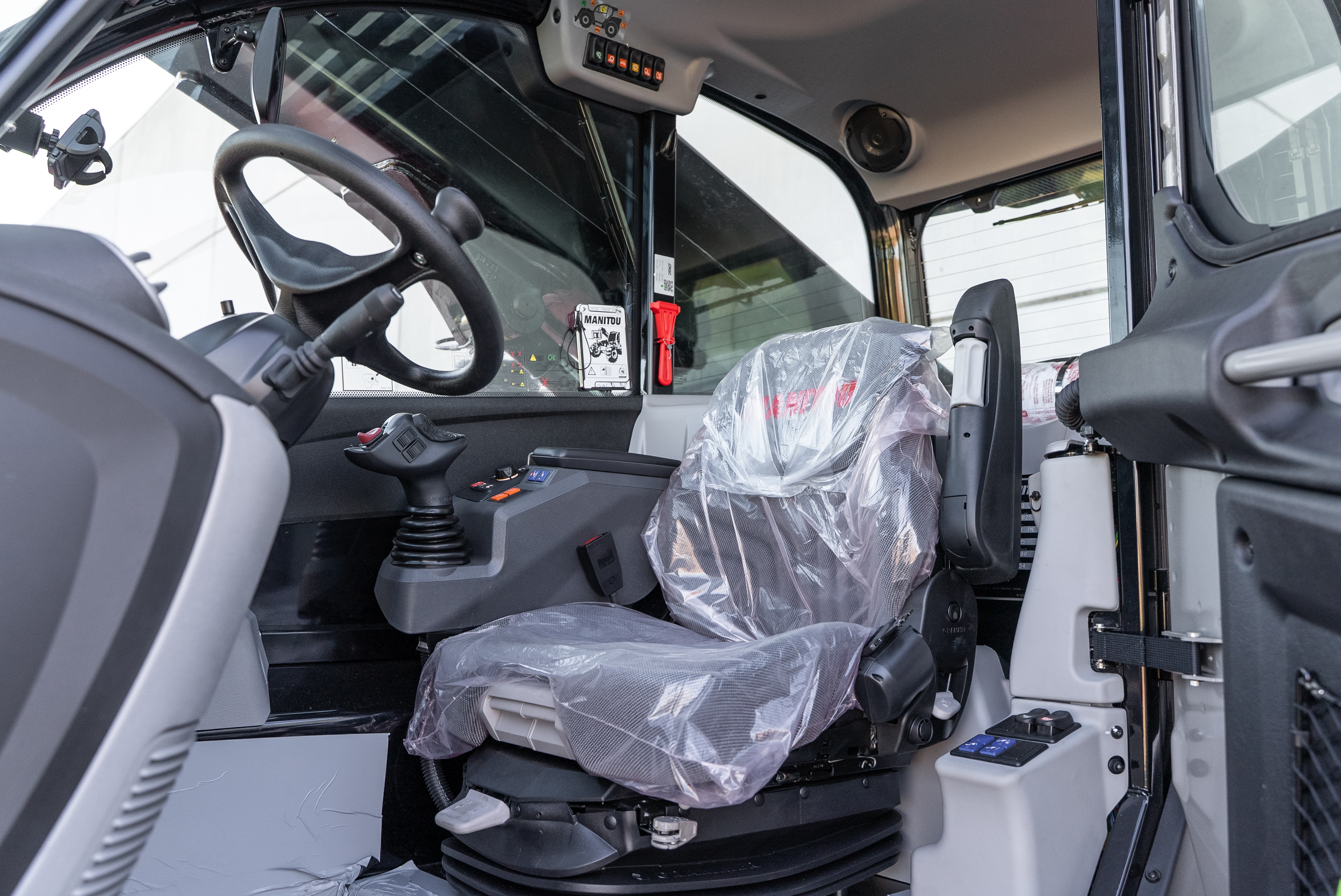 Manitou - Telehandlers - MLT 841 145 PS+ Y ST5 S1 - Interior back