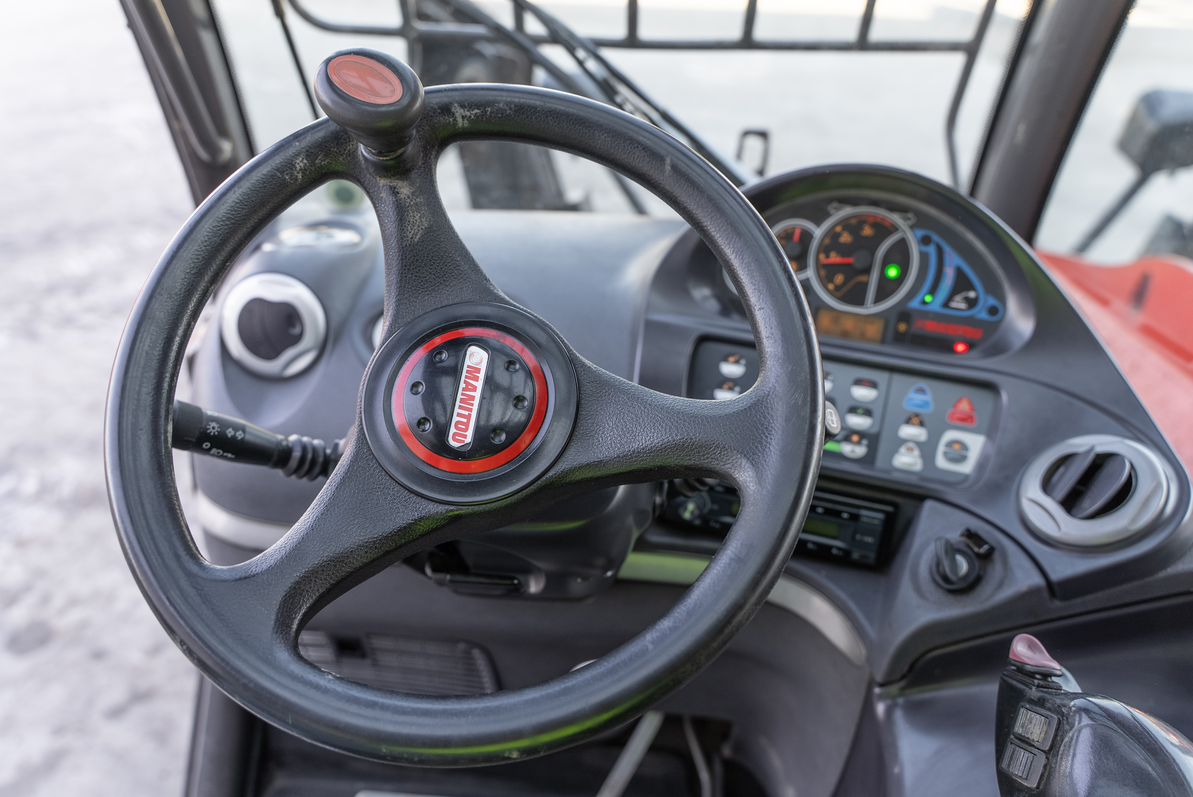 MT 1840 100P ST3B S2 - Interior front