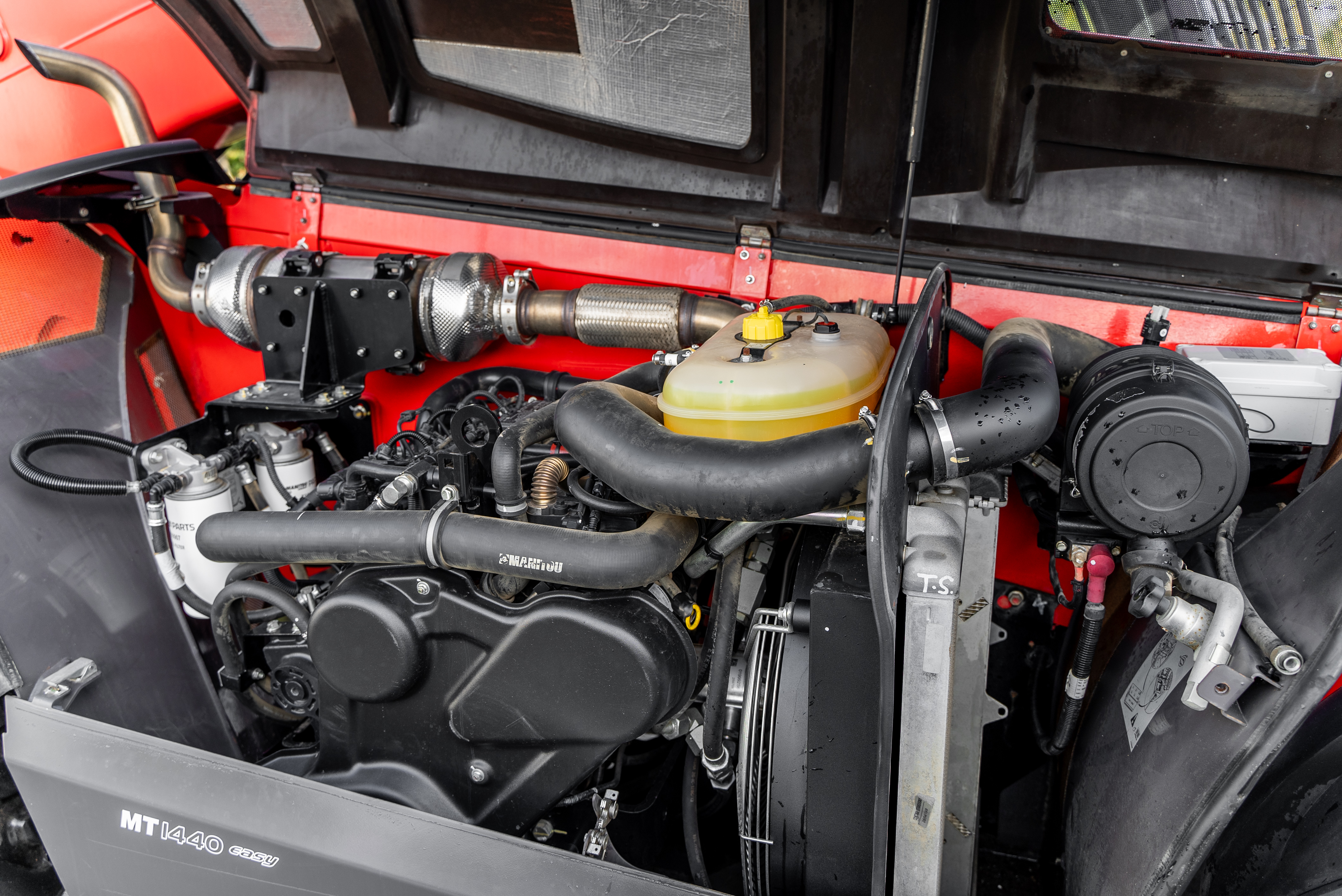 MT 1440 EASY 75D ST3B S1 - Engine