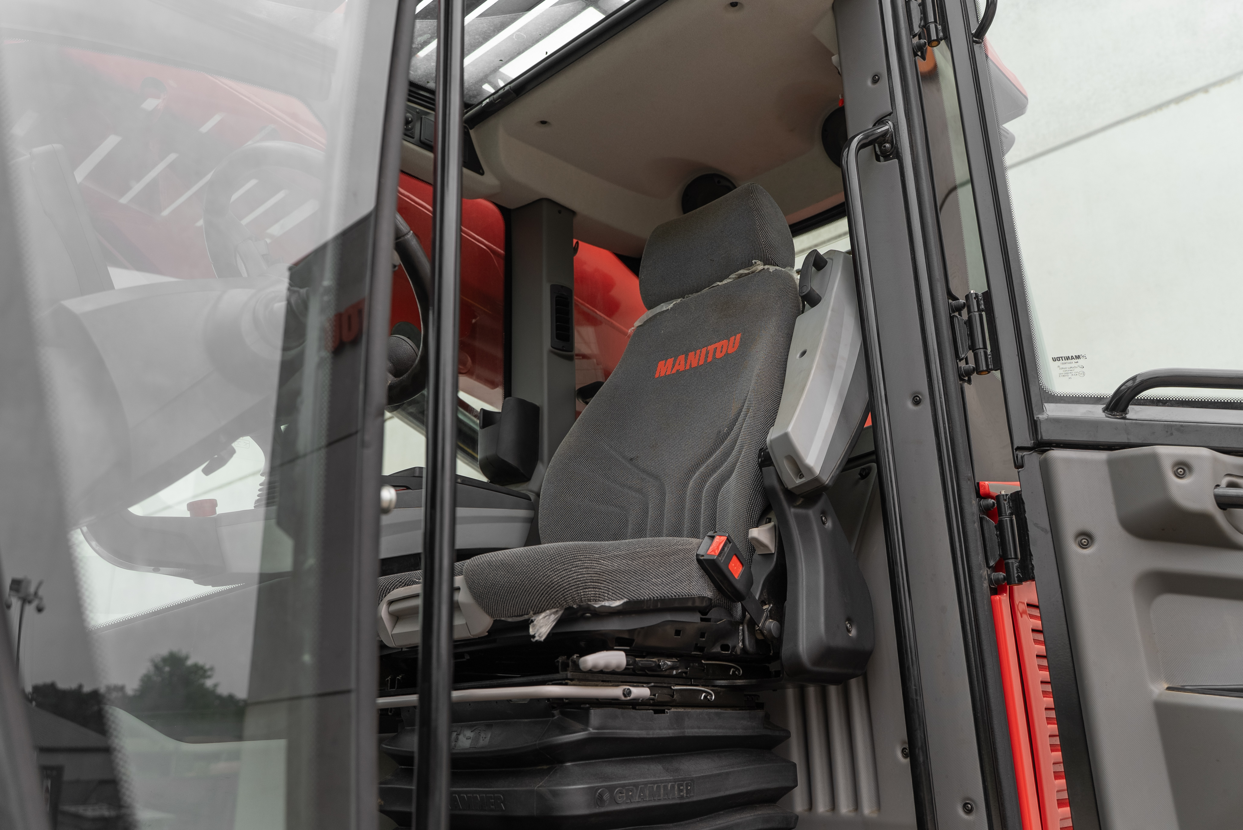 Manitou - Telehandlers - MRT 2660 360 160Y ST5 S1 - Interior back