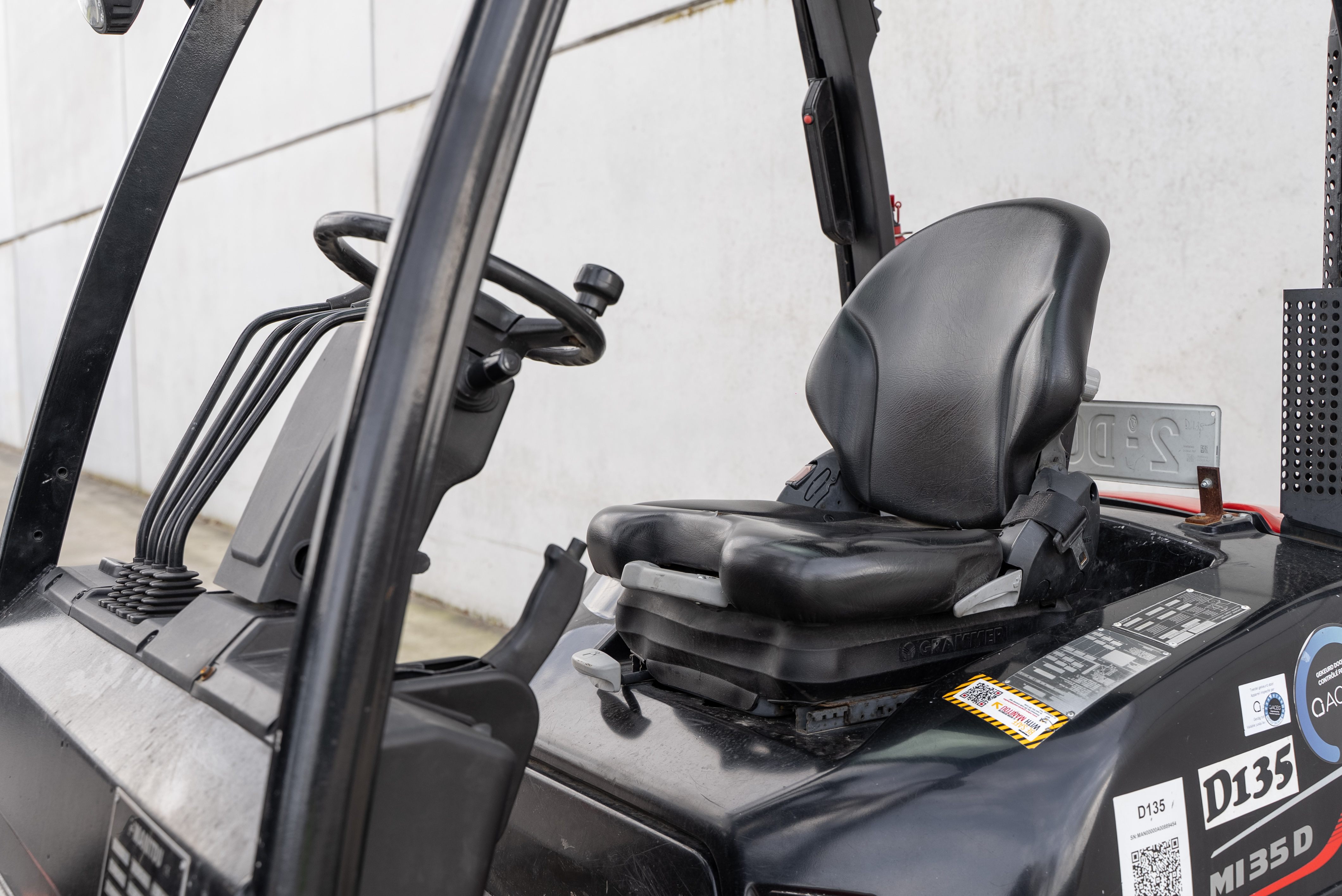 Manitou - Chariots élévateurs - MI 35 D K ST5 S1 - Intérieur arrière