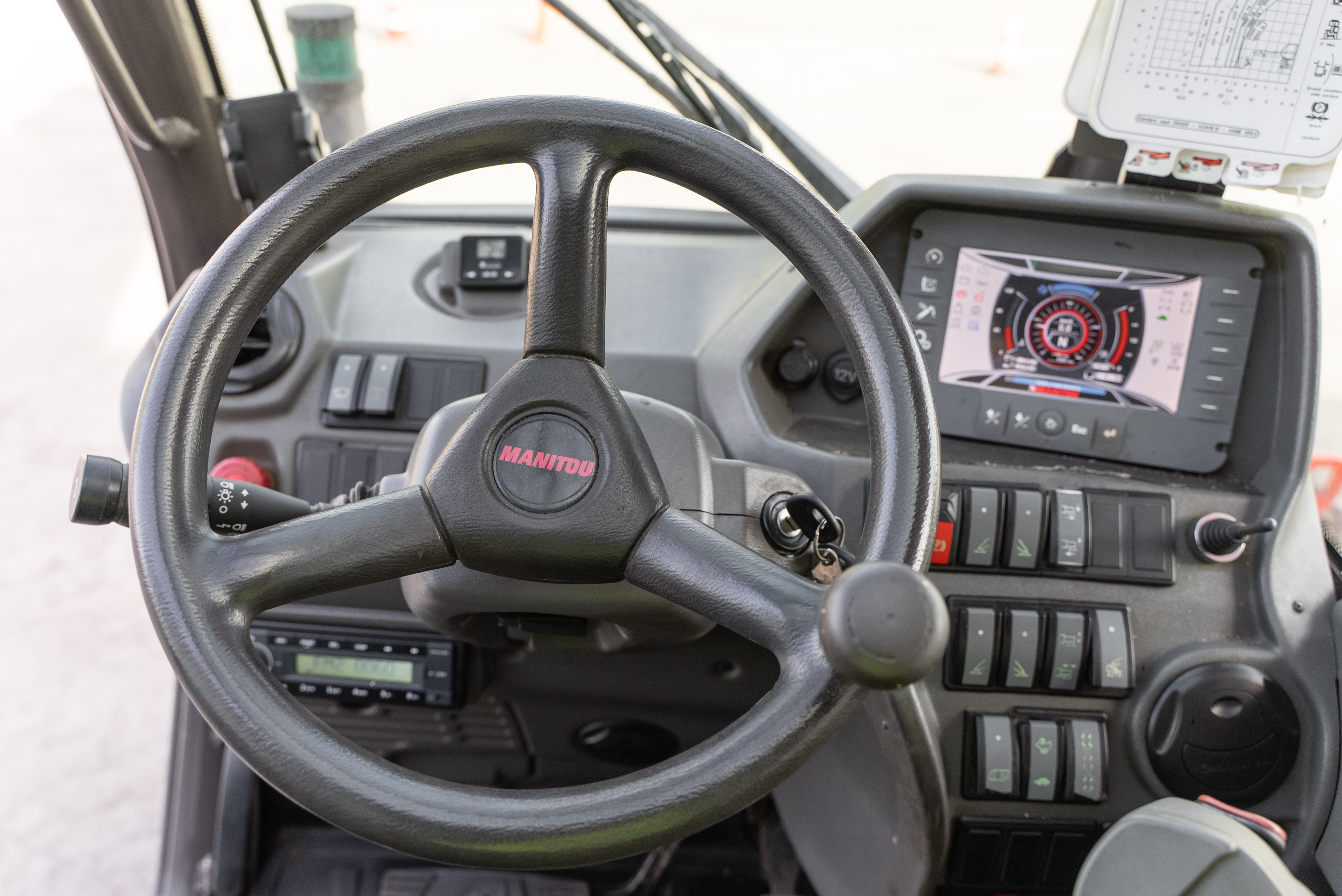 Manitou - Telehandlers - MRT 2550 PRIV+ ST4 S2 - Interior front