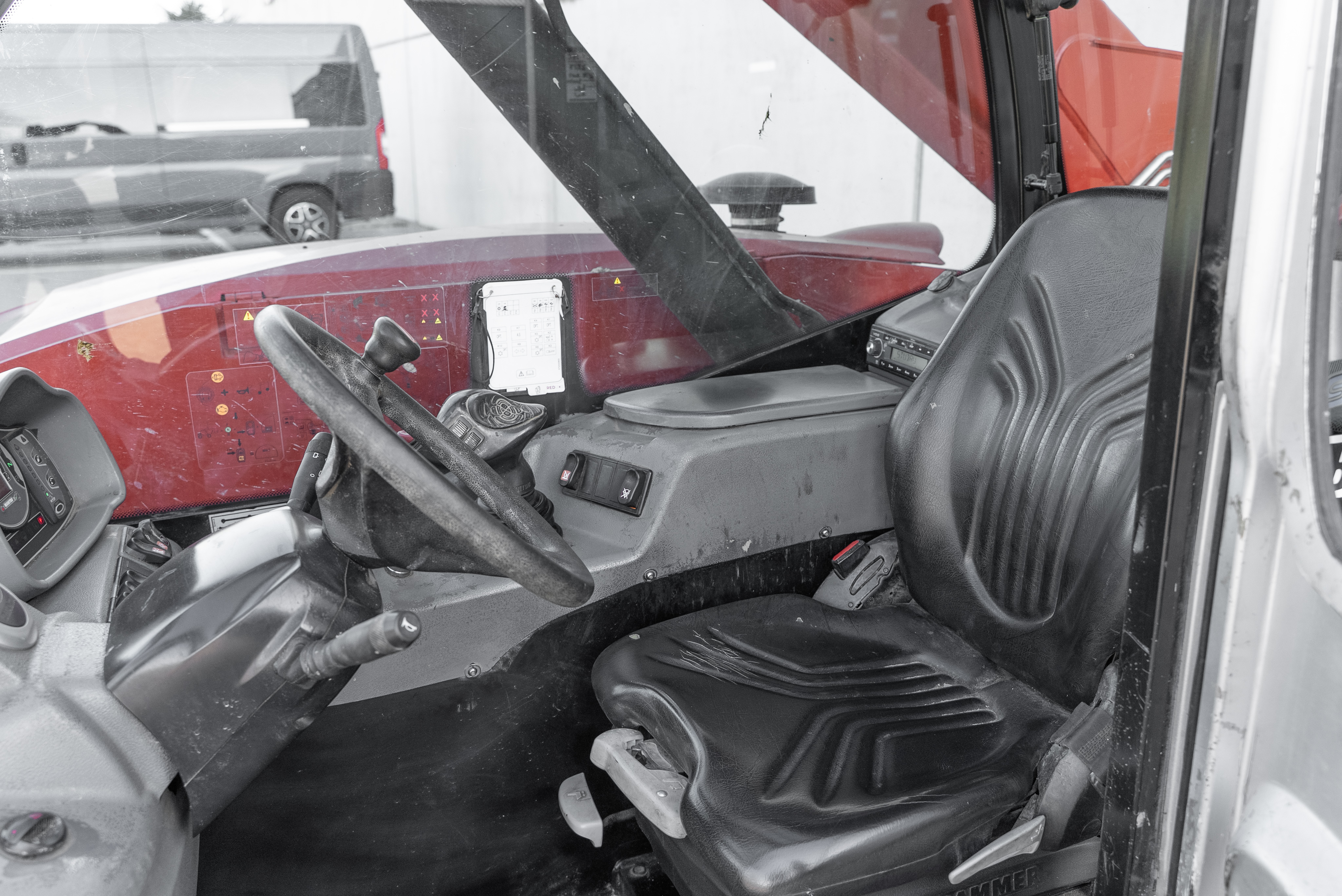 MT 625 H COMFORT 75K ST5 S1 - Interior back
