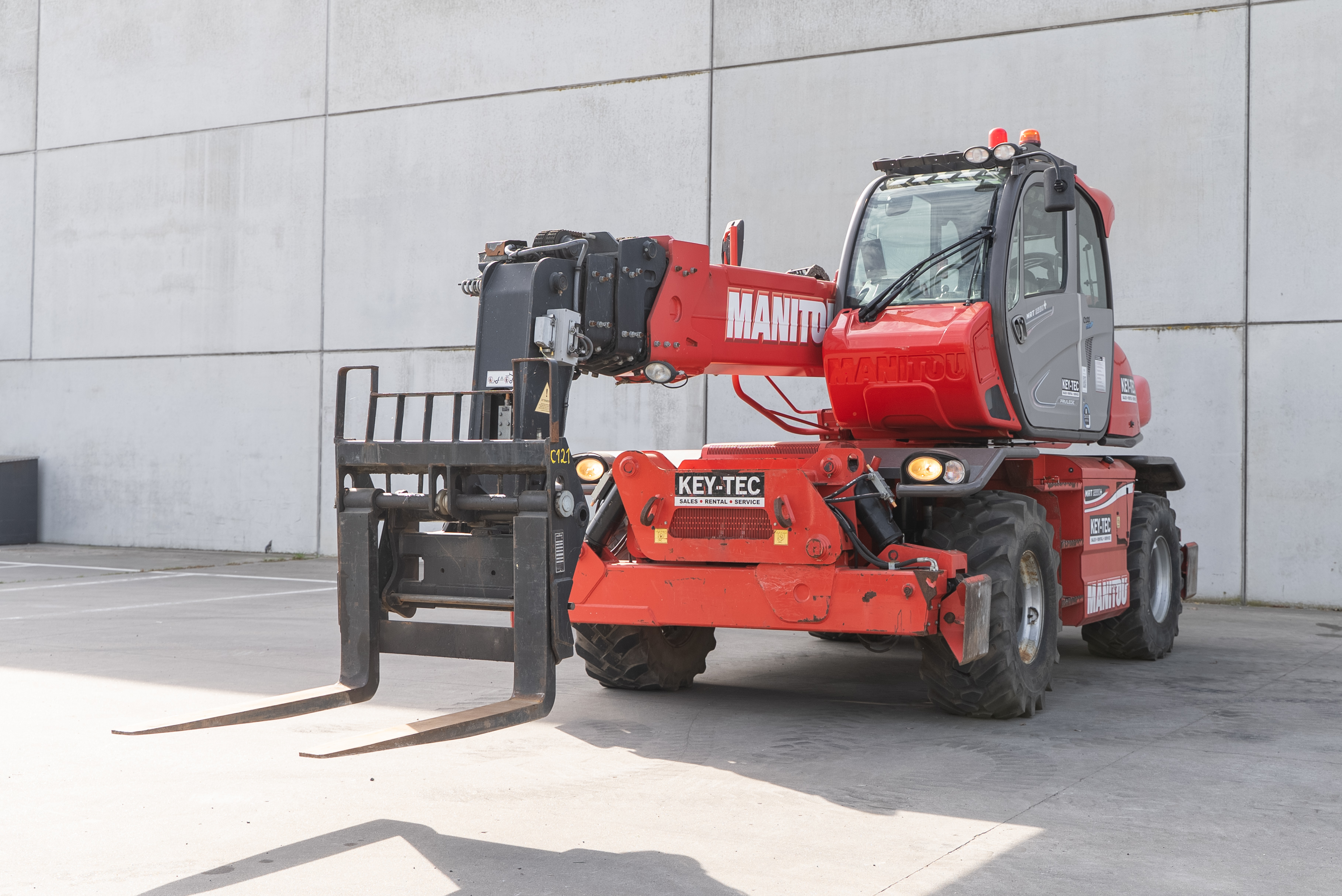 Manitou - Verreikers - MRT 2550 PRIV+ ST4 S2 - Links voor