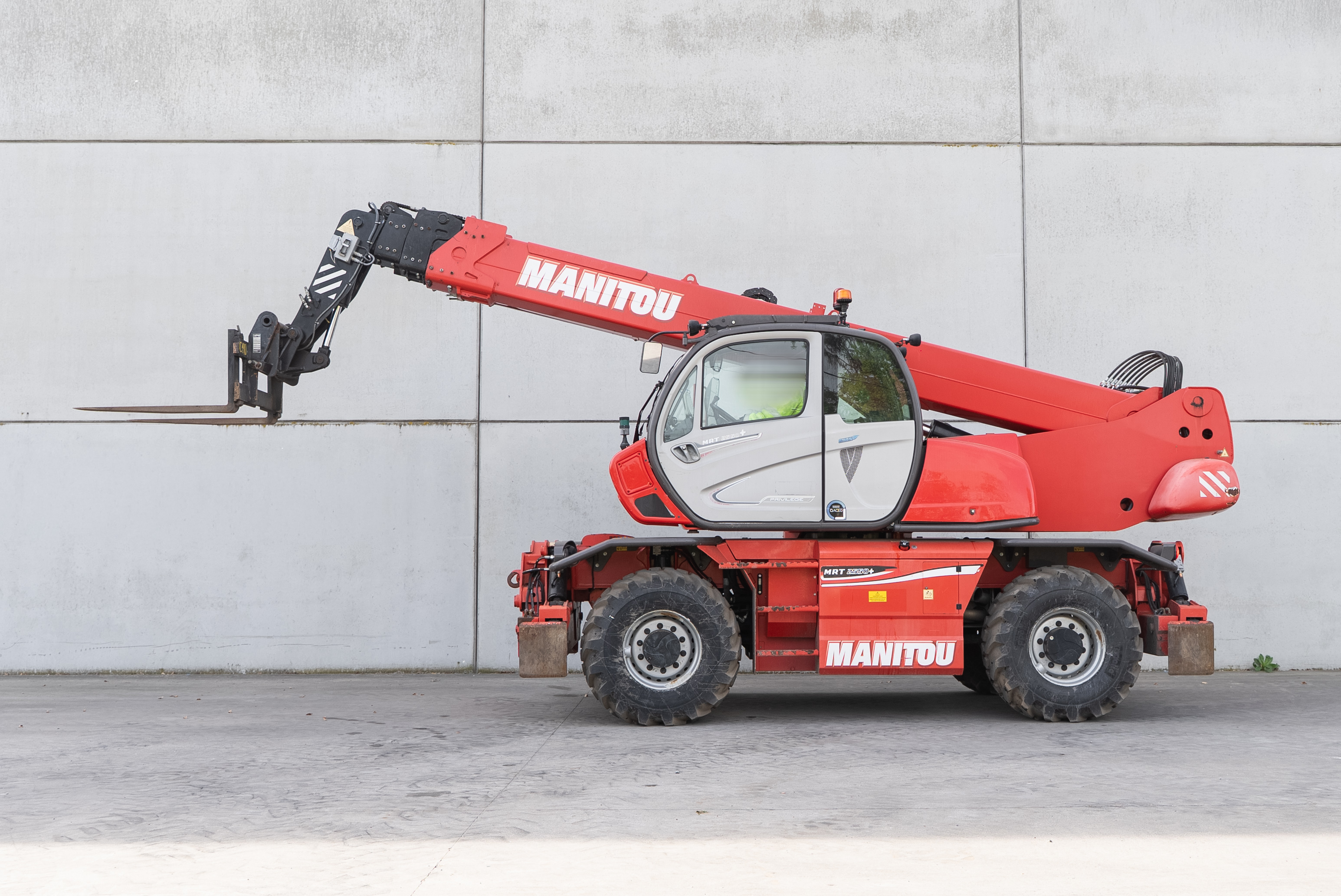 Manitou - Telehandlers - MRT 2550 PRIV+ ST4 S2 - Side