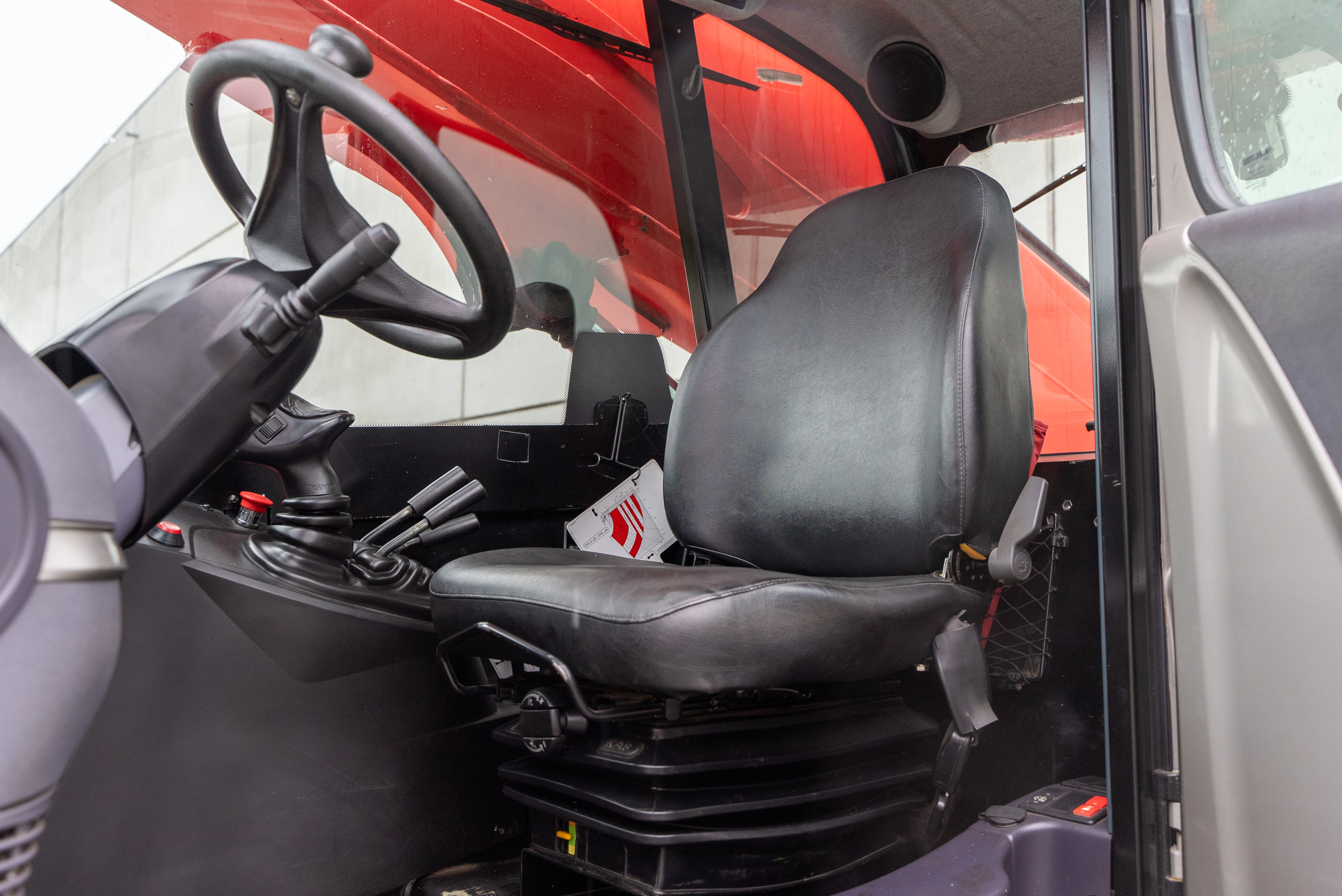 MT 1840 EASY 75D ST5 S1 - Interior back