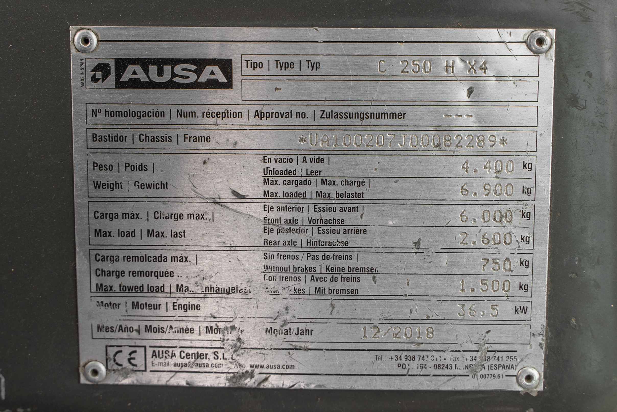 C250 - Identification plate
