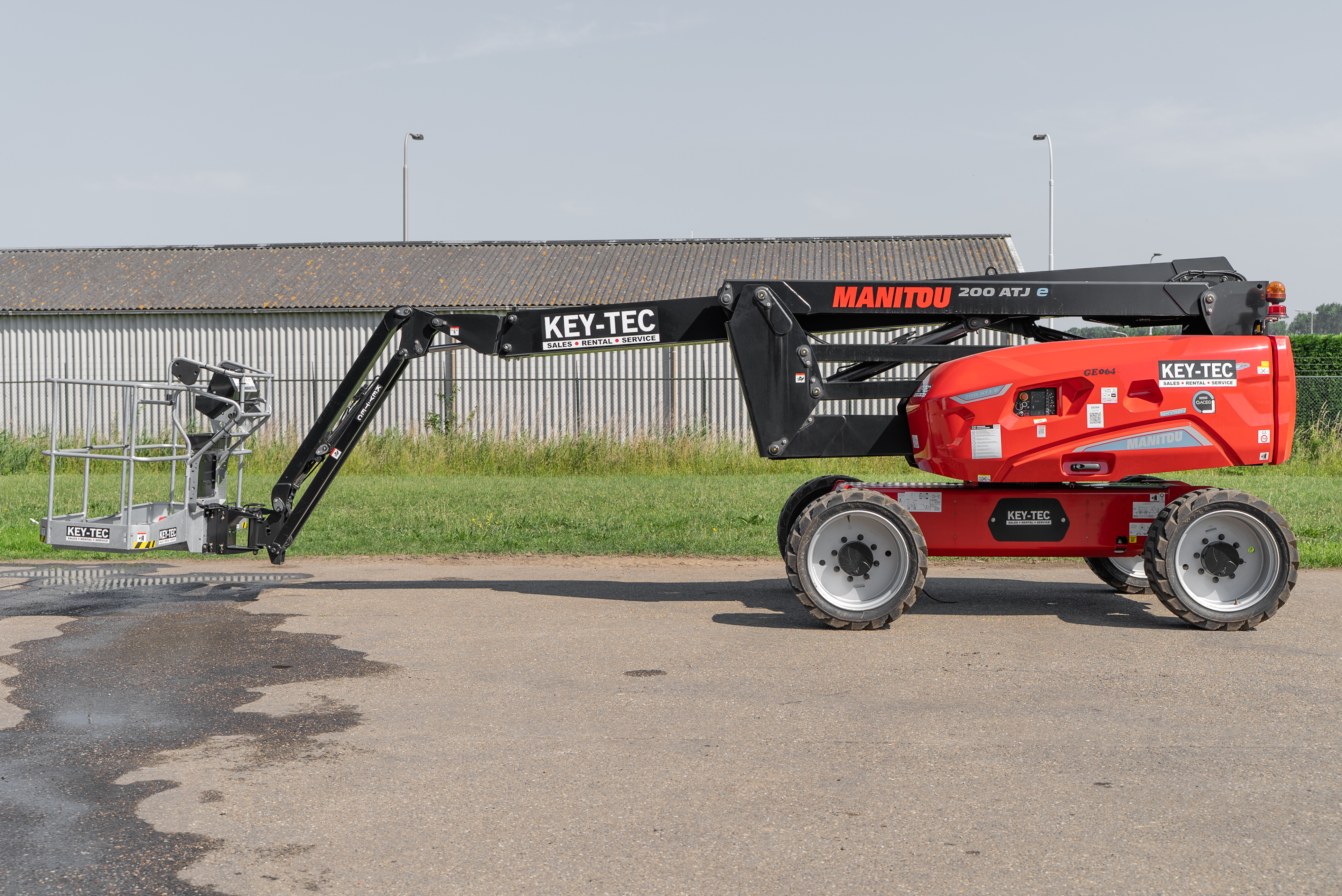 ATJE 200 RC 4RD S1 - Side