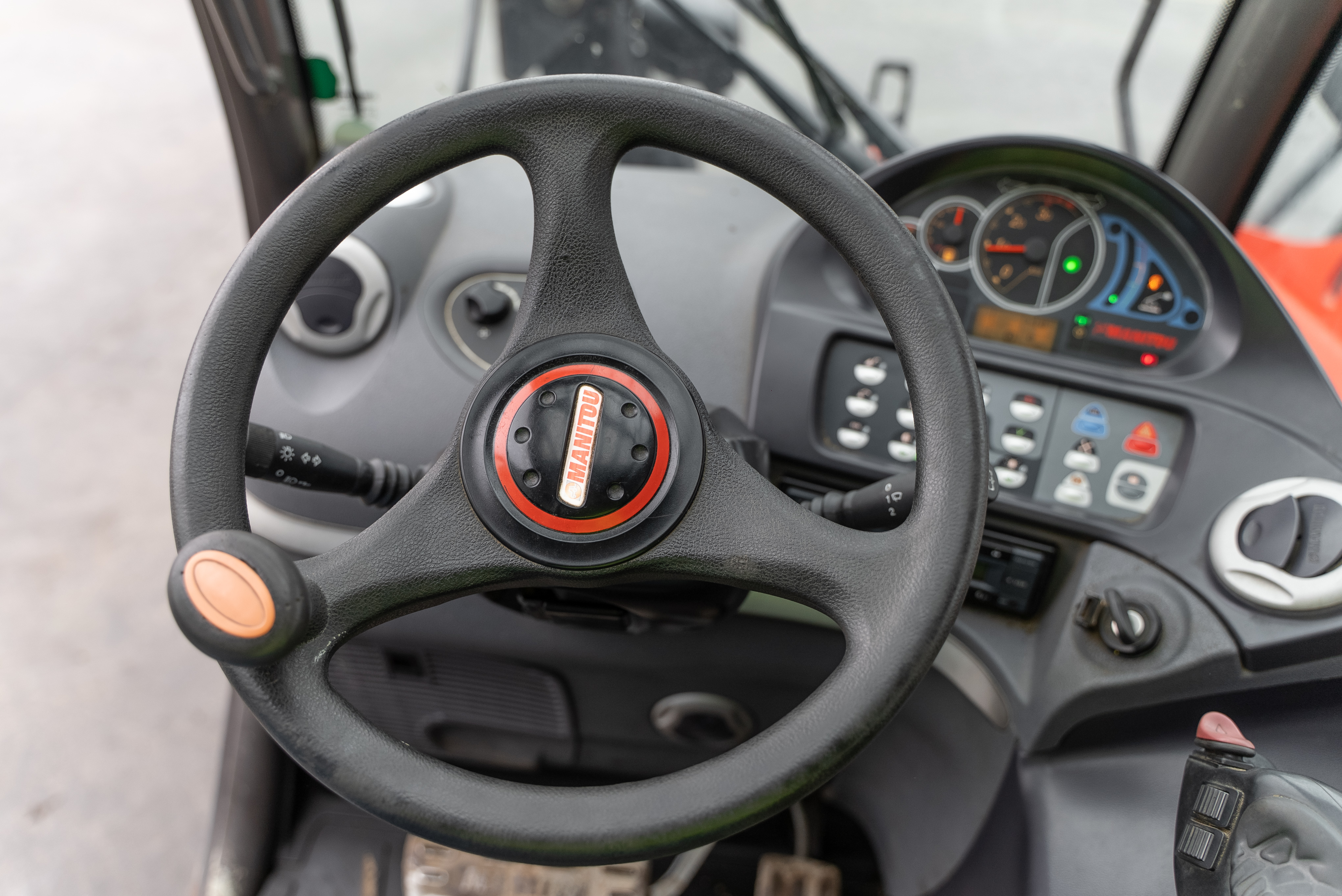 MT 1440 EASY 75D ST3B S1 - Interior front