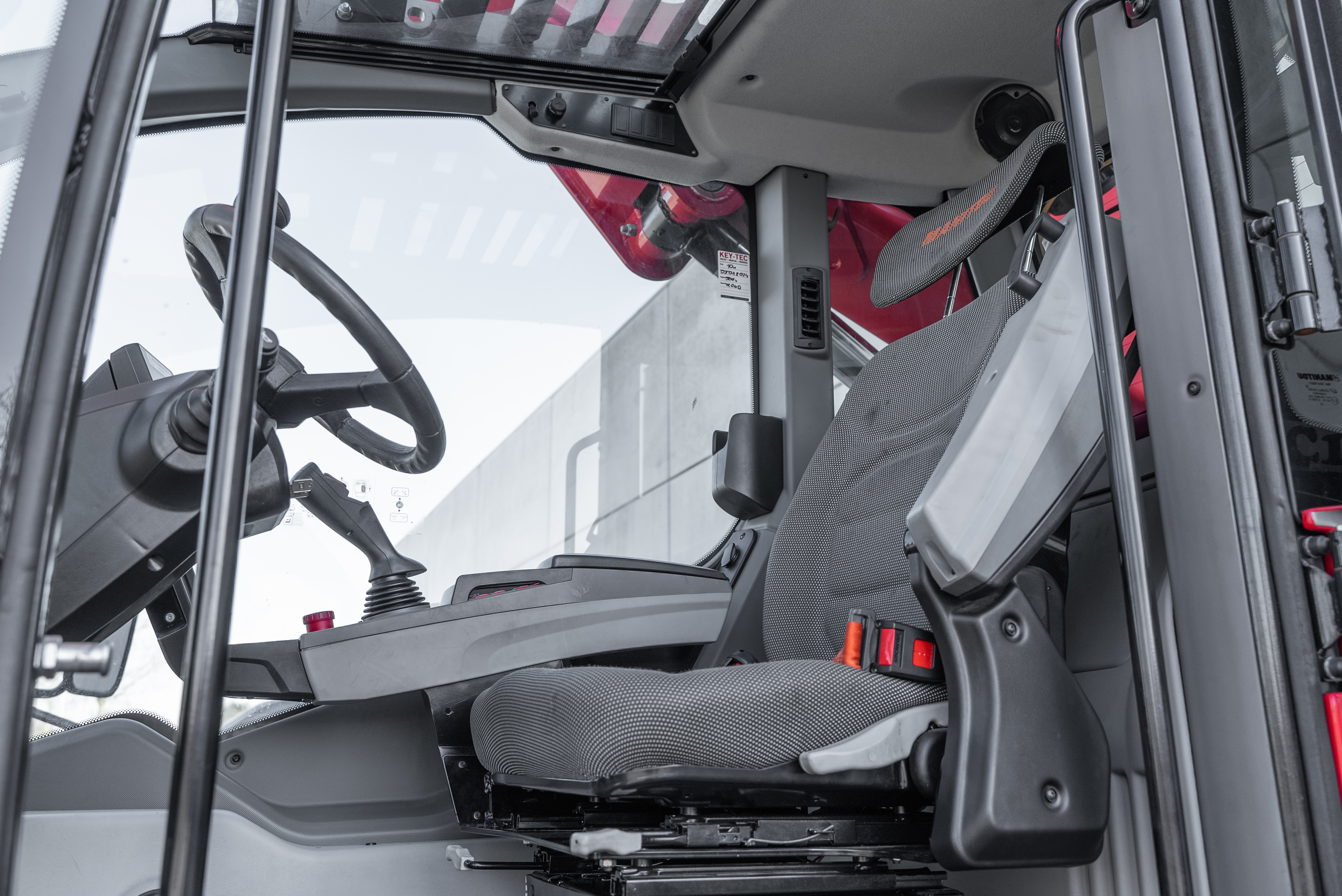 MRT 1845 360 115D ST5 S1 - Interior back