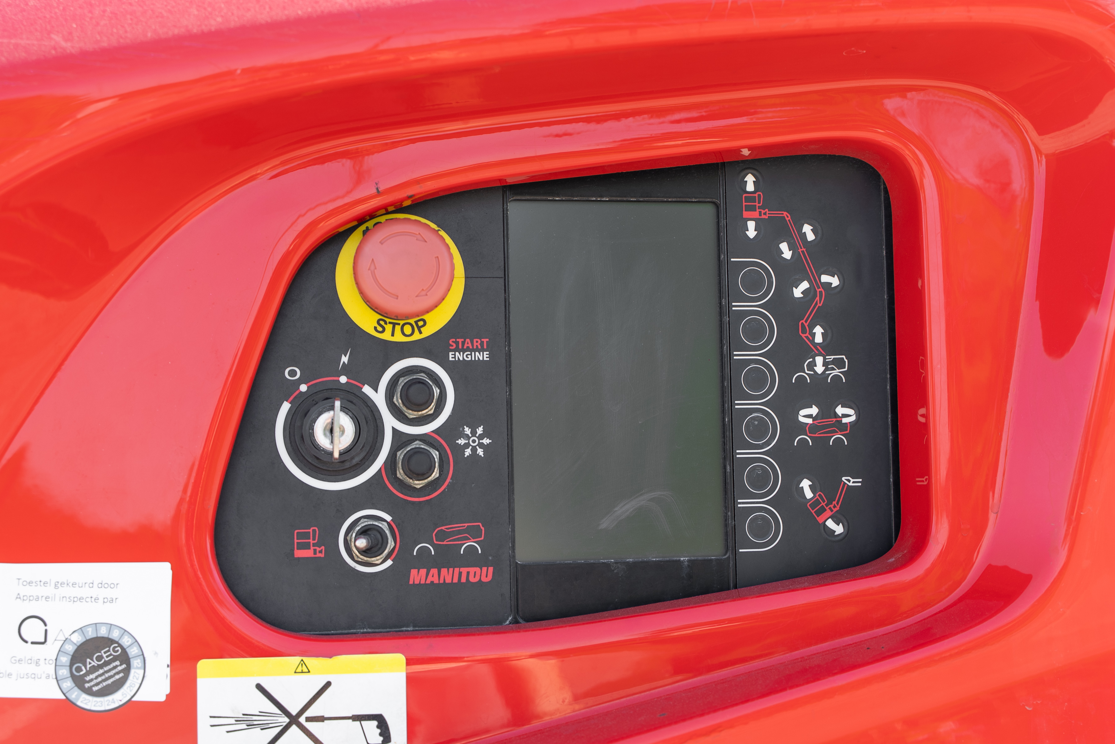 ATJ 160 RC 4RD ST5 S2 - Hours / Display