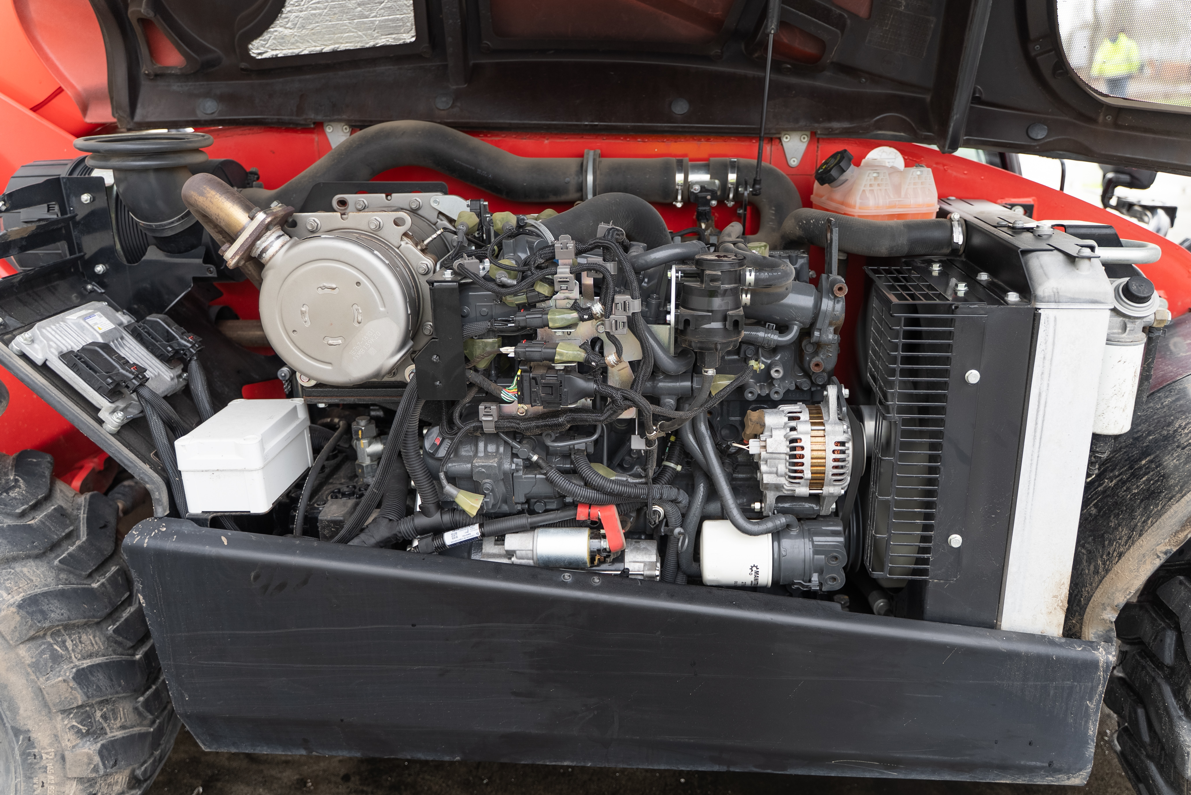 MT 625 H COMFORT 75K ST5 S1 - Engine