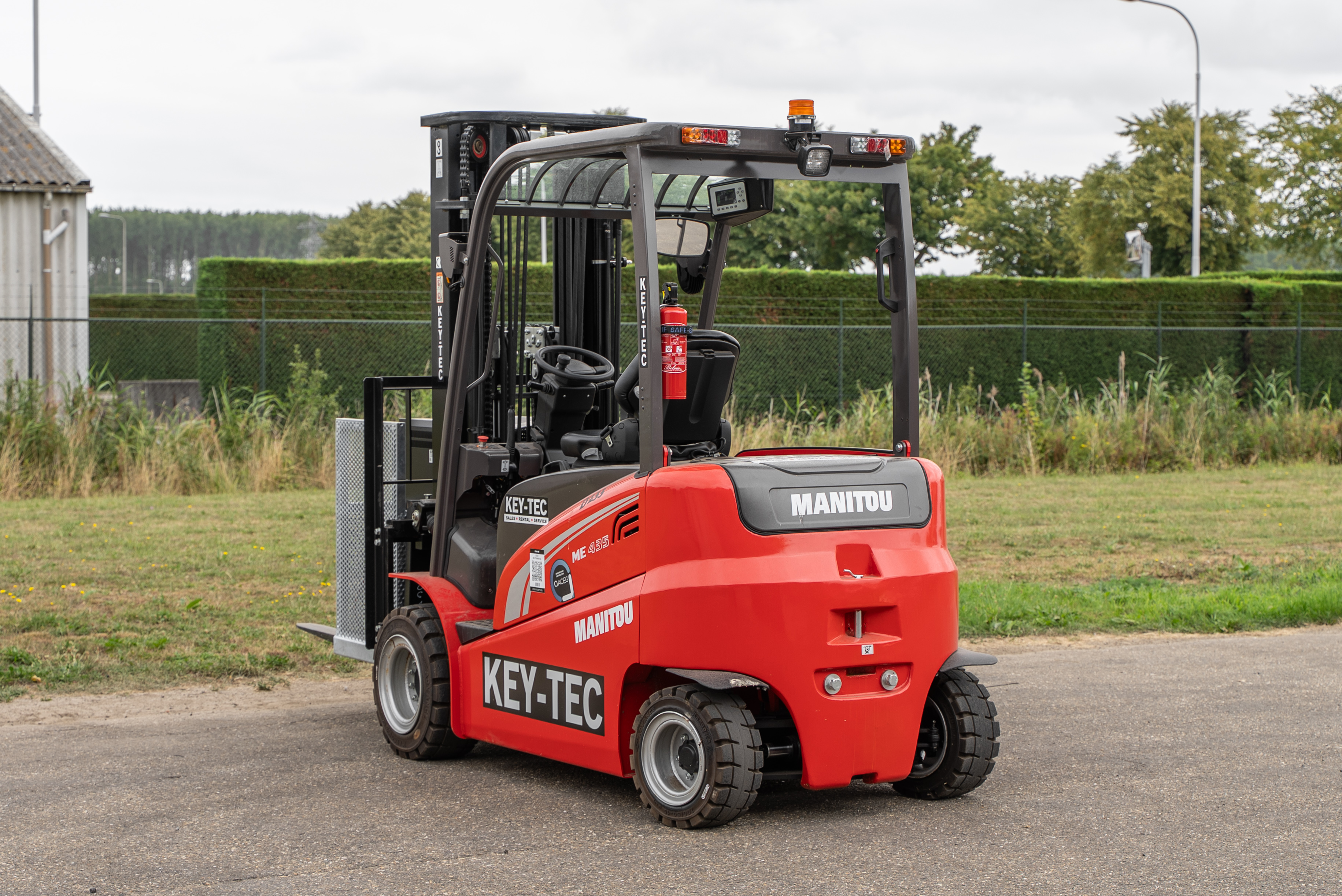 Manitou - Heftrucks - ME 435 80V S3 - Links achter