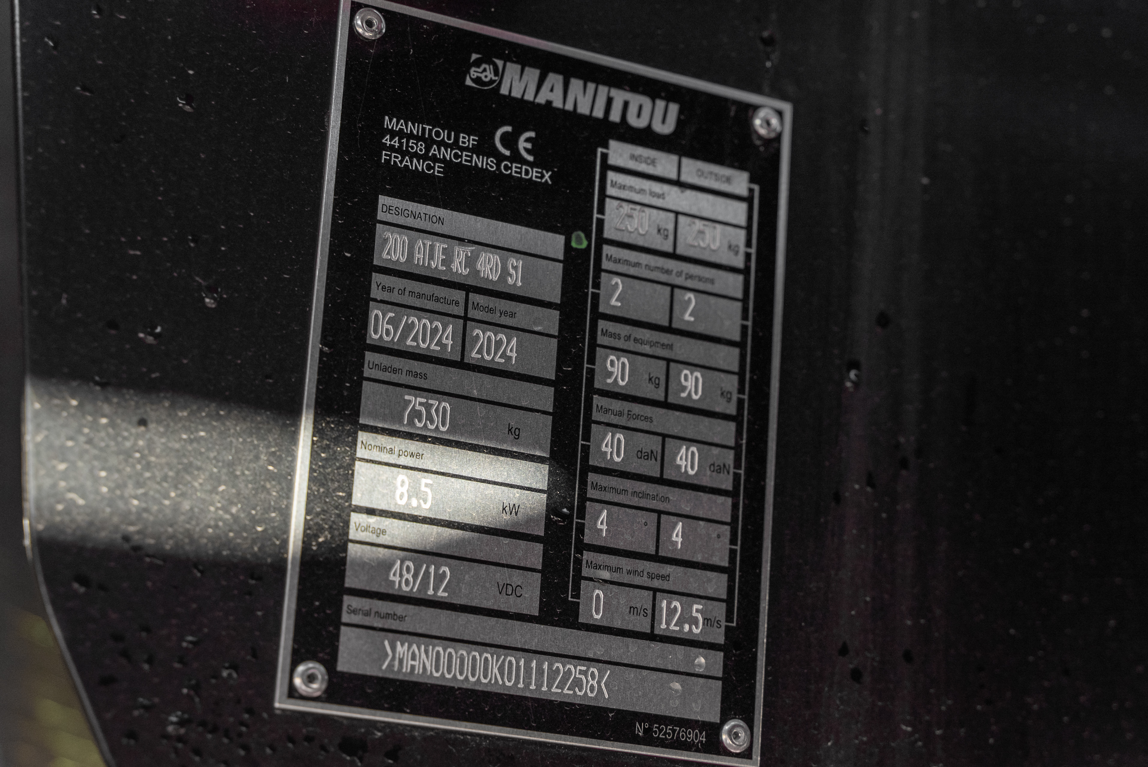 ATJE 200 RC 4RD S1 - Identification plate