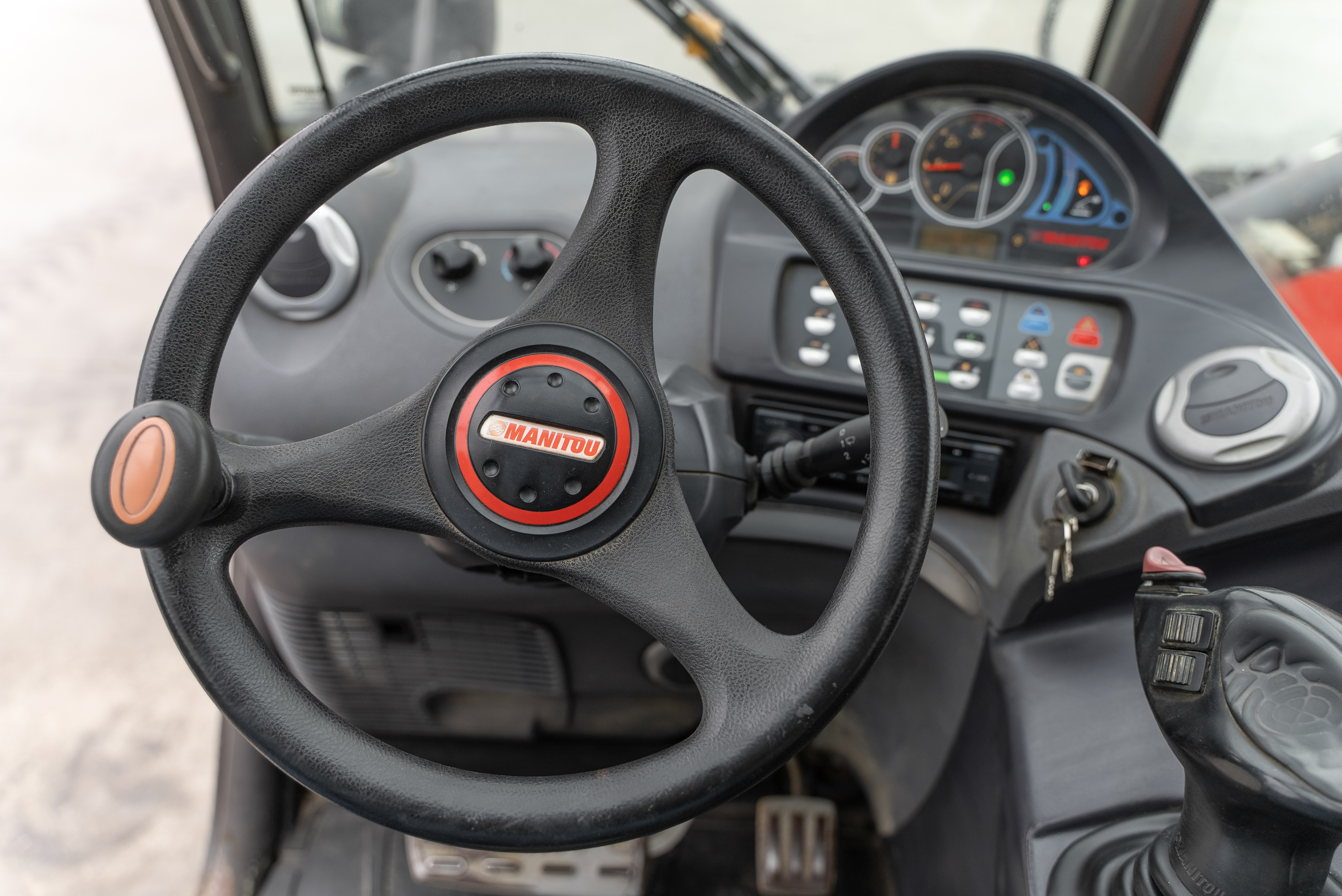 MT 1135 EASY 75D ST3B S1 - Interior front