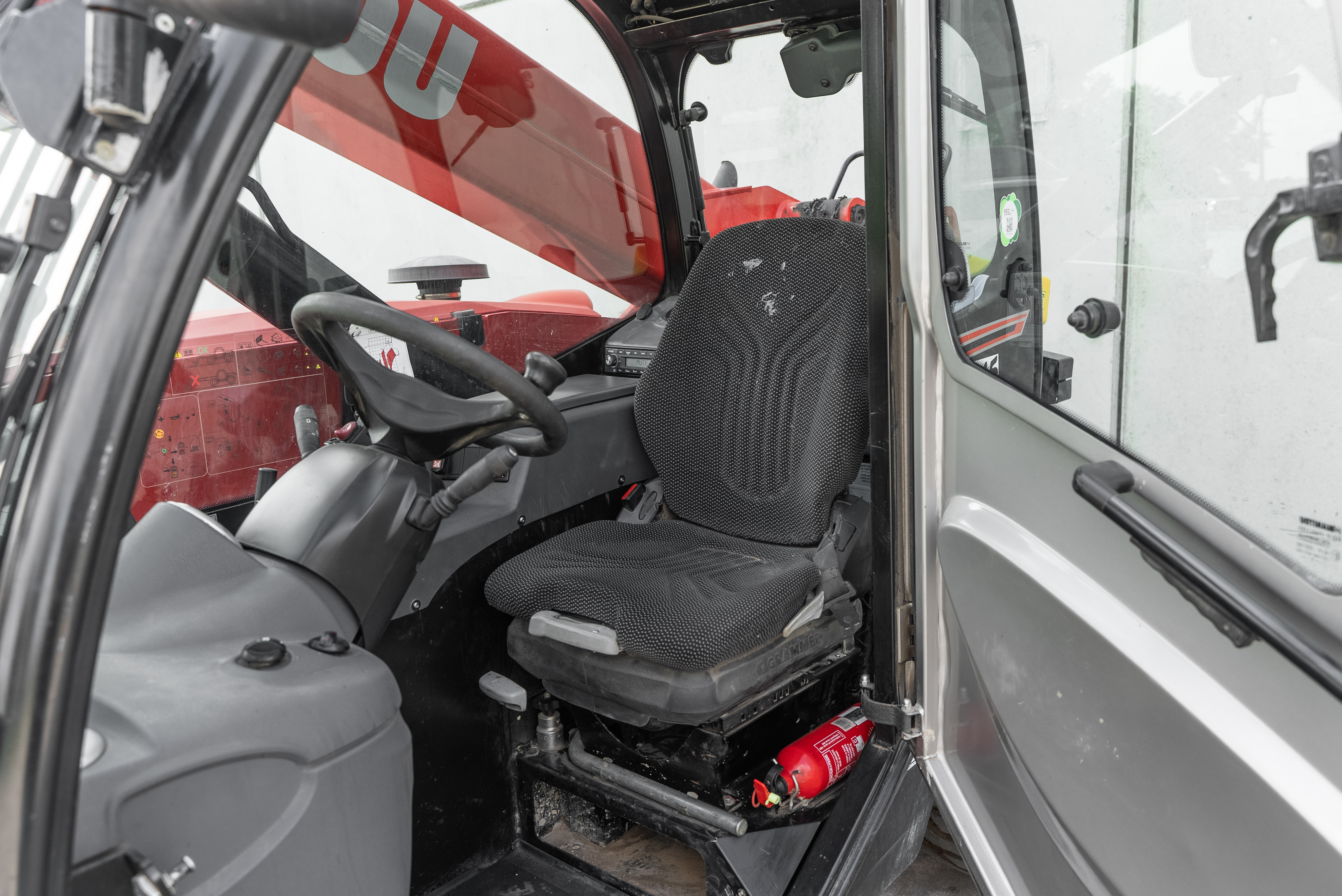 MT 625 H COMFORT 75K ST5 S1 - Interior back