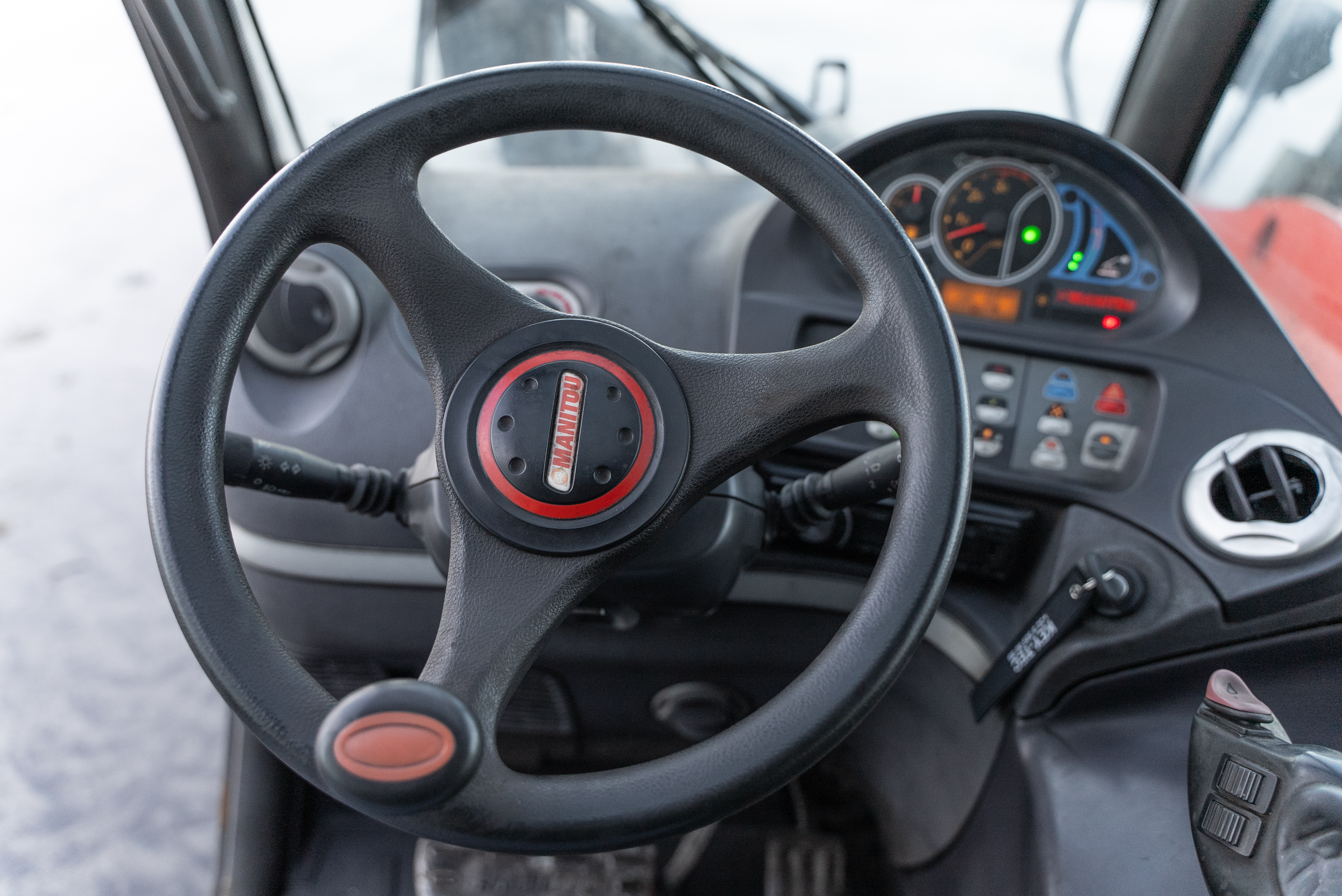 MT 1840 100P ST3B S2 - Interior front