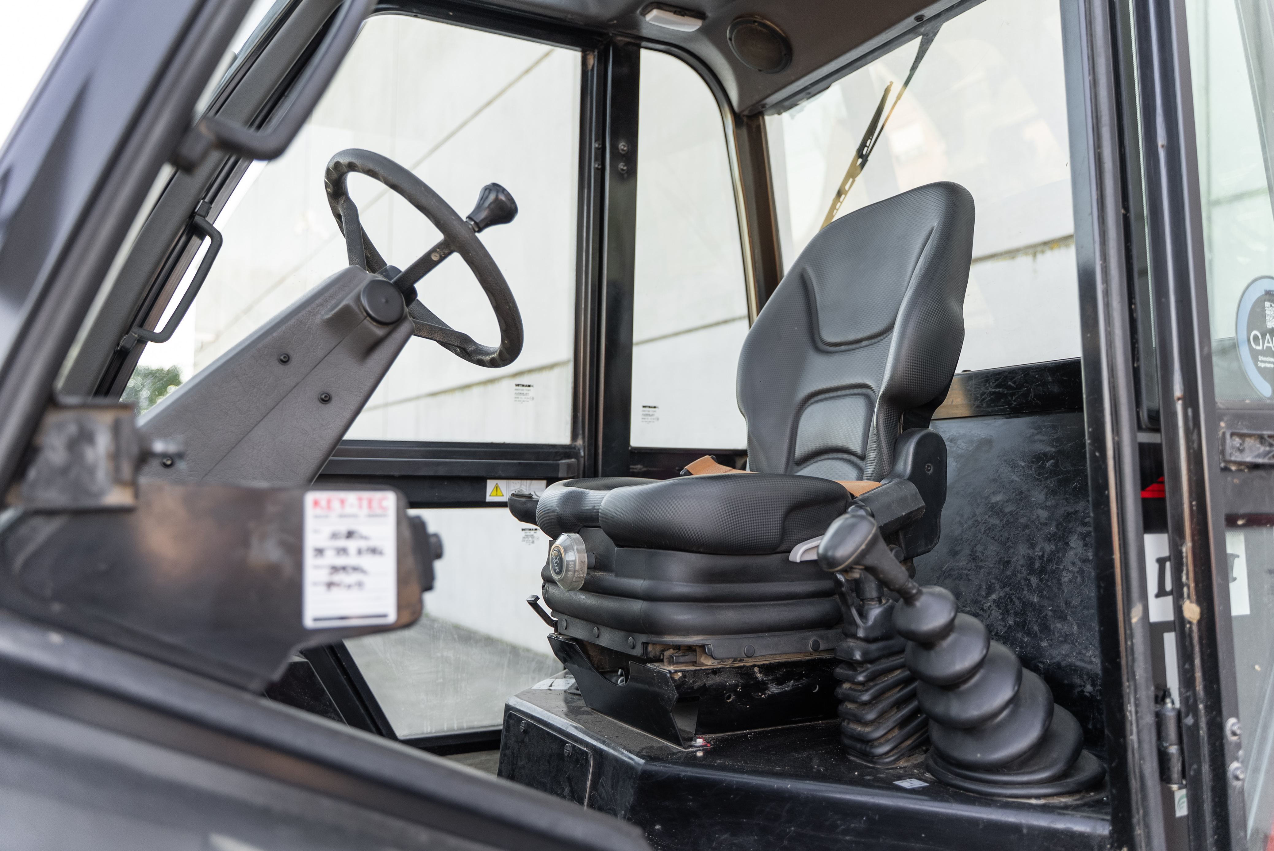 Manitou - Heftrucks - M 30-4 D ST5 S1 - Interieur achter