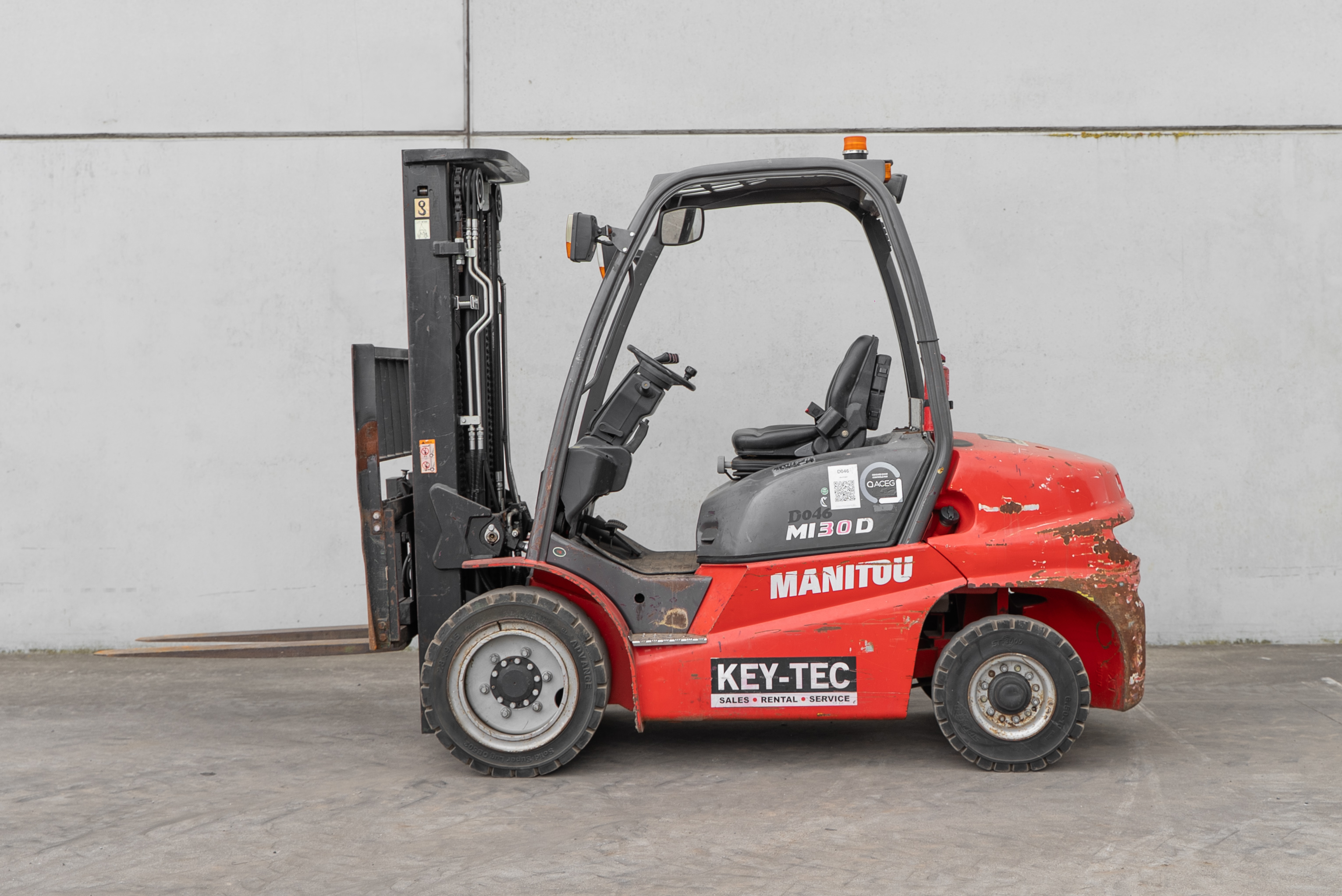 Manitou - Heftrucks - MI 30 D S2 E3 - Zijaanzicht