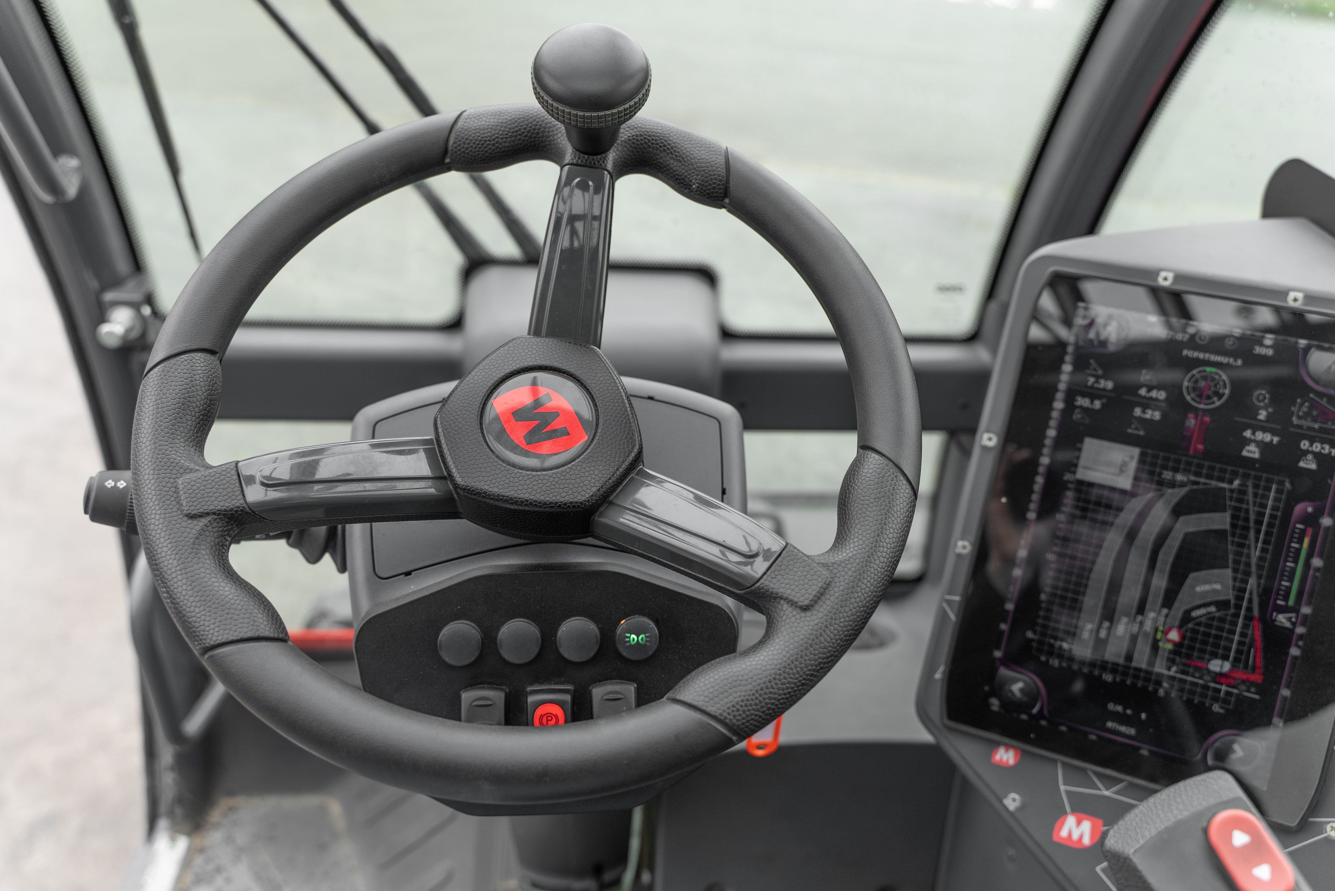 RTH 6.25 - Interior front