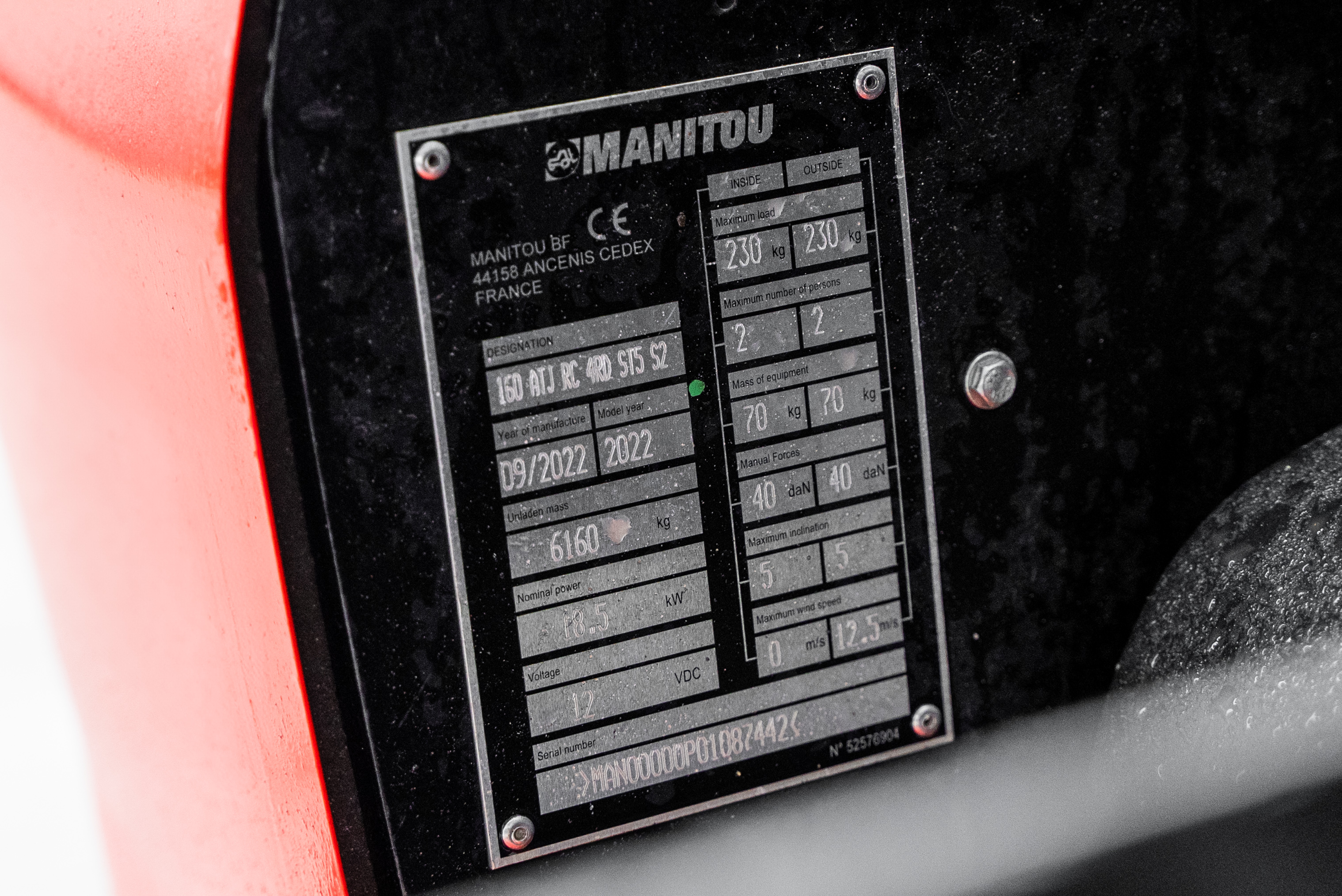 ATJ 160 RC 4RD ST5 S2 - Identification plate