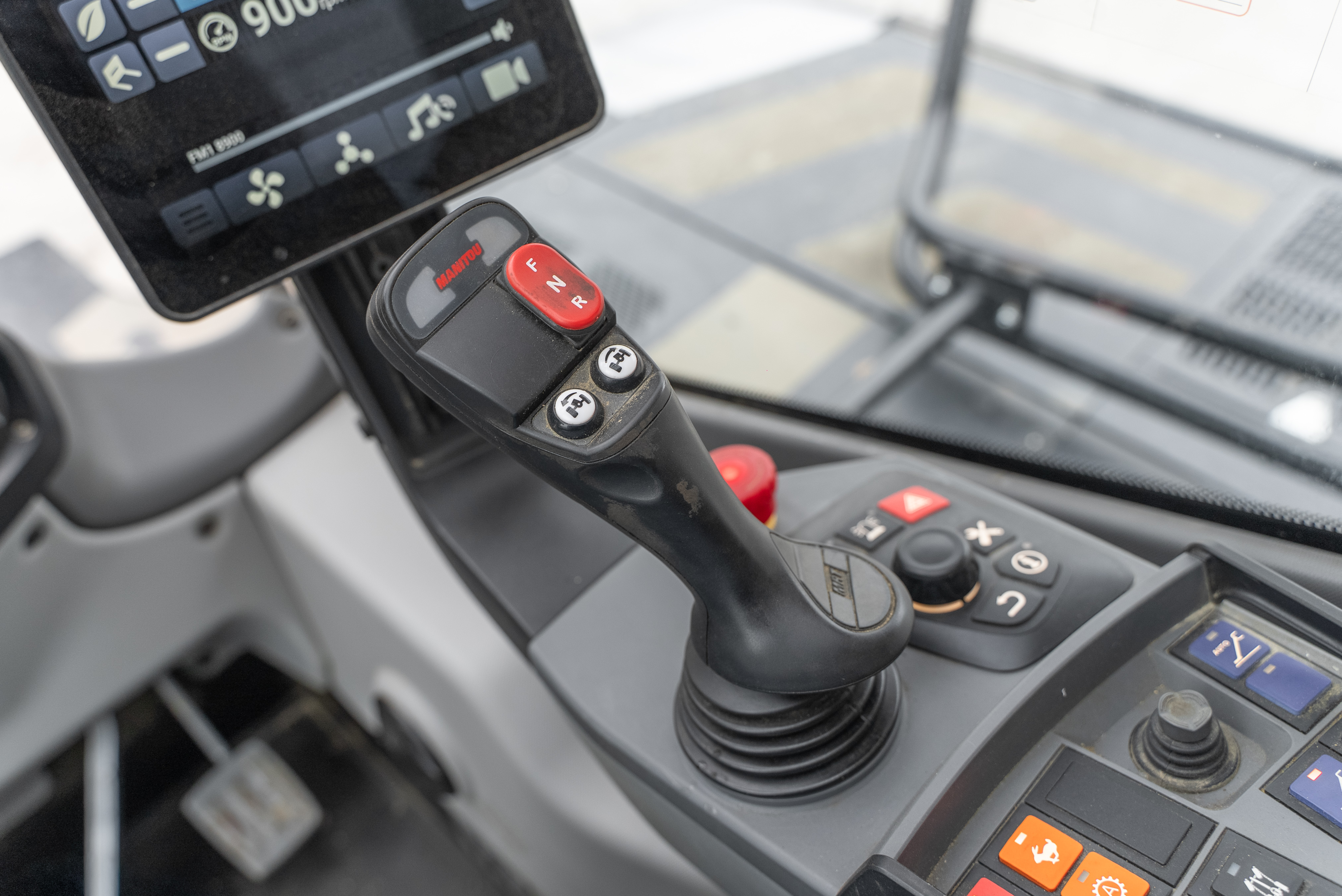 Manitou - Telehandlers - MRT 2660 360 160Y ST5 S1 - Product image