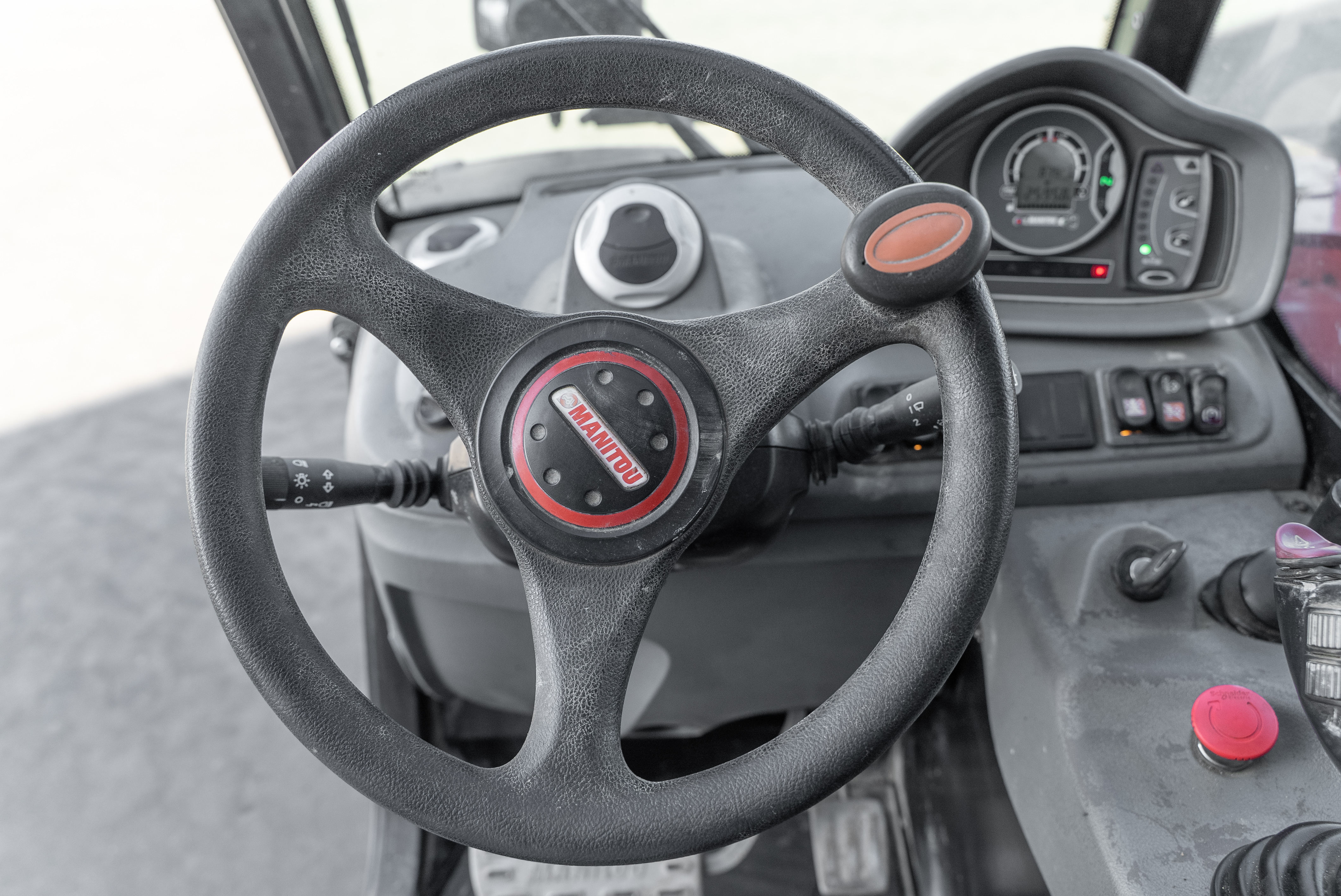 MT 625 H COMFORT 75K ST5 S1 - Interior front
