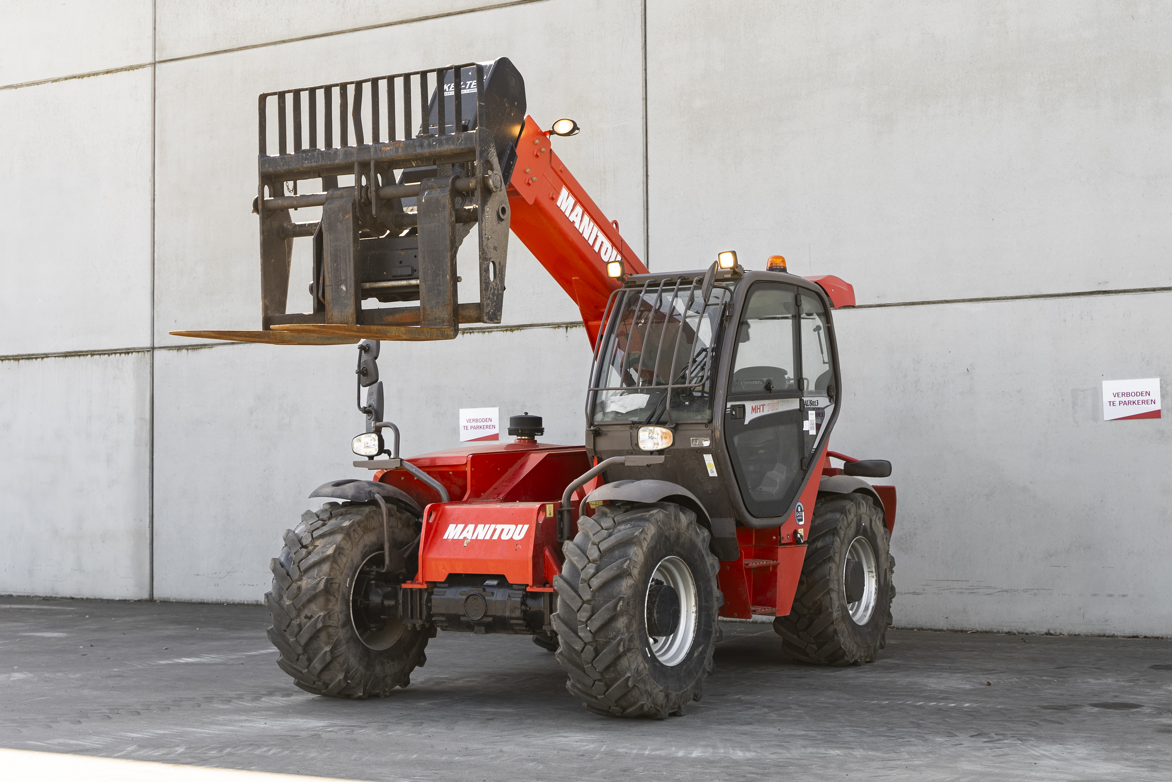 MHT 780 L EVOLUTION E3 - Front left
