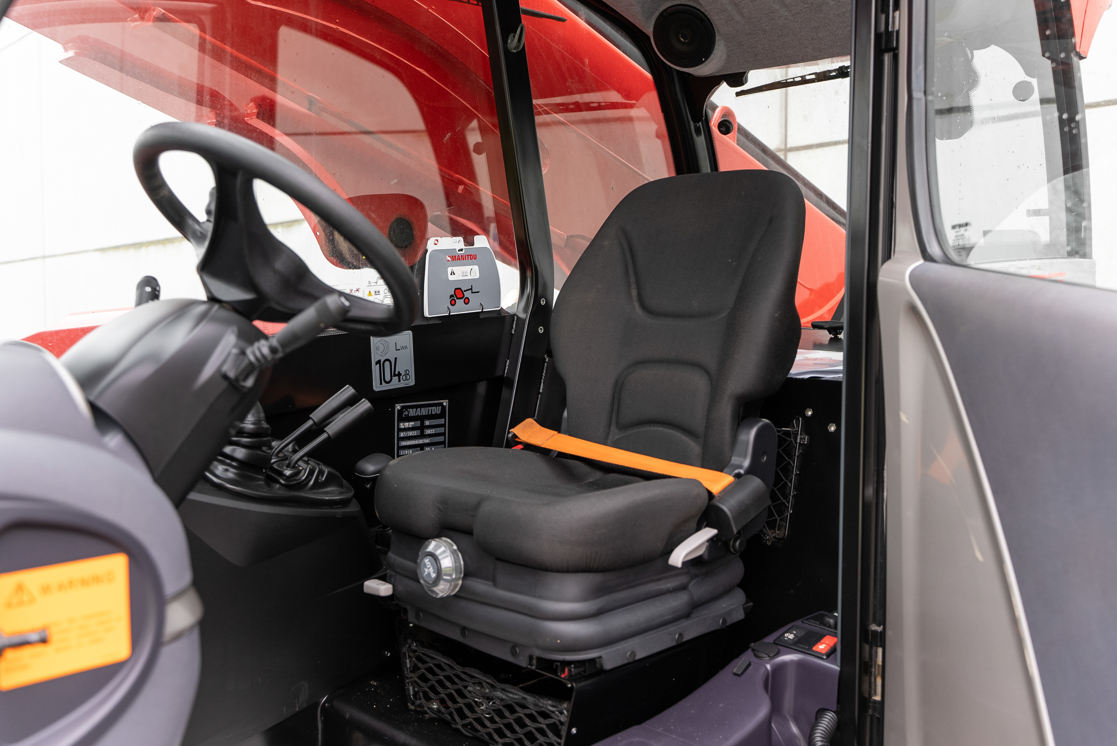 Manitou - Telehandlers - MT 1840 EASY 75D ST5 S1 - Interior back