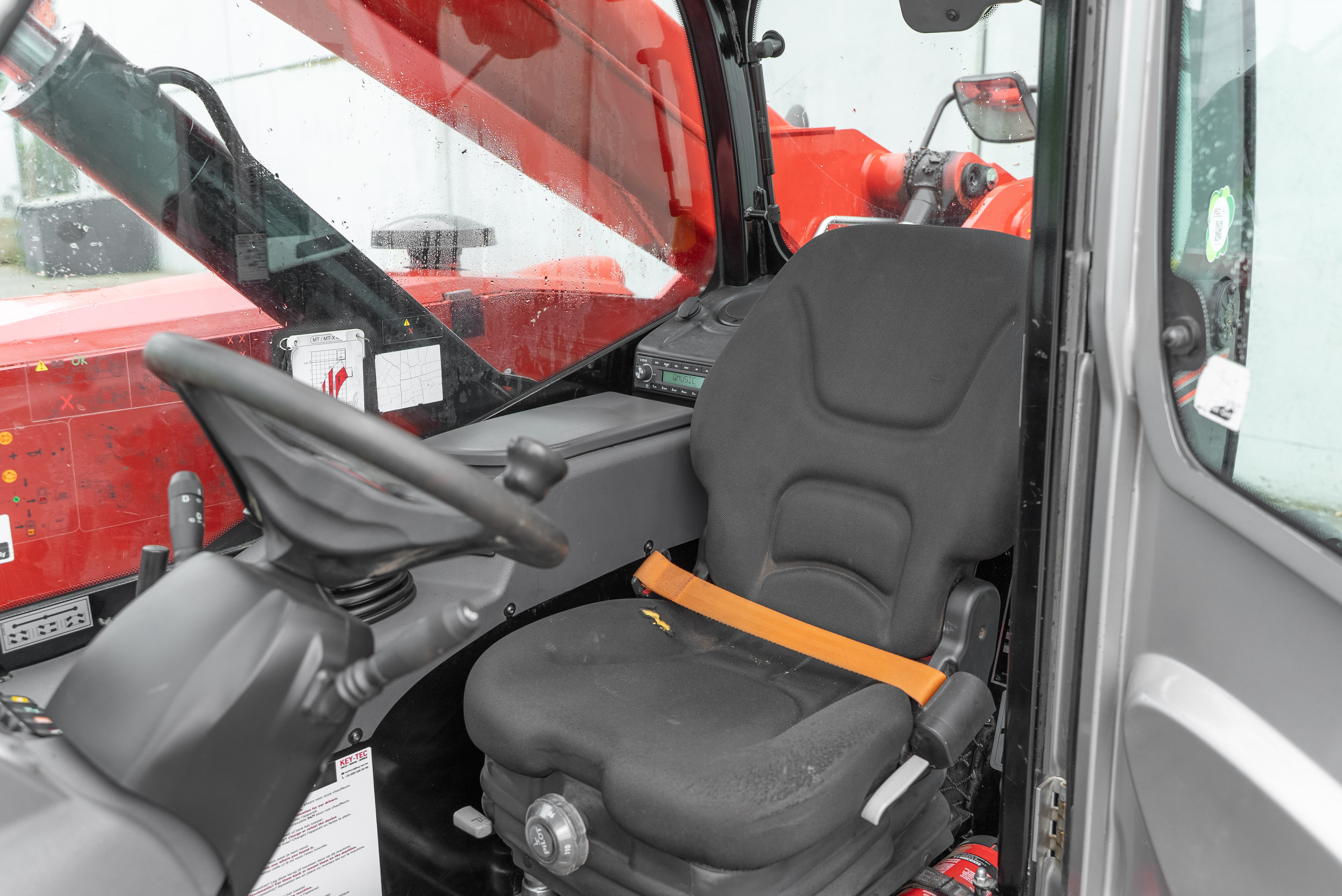 MT 625 H COMFORT 75K ST5 S1 - Interior back