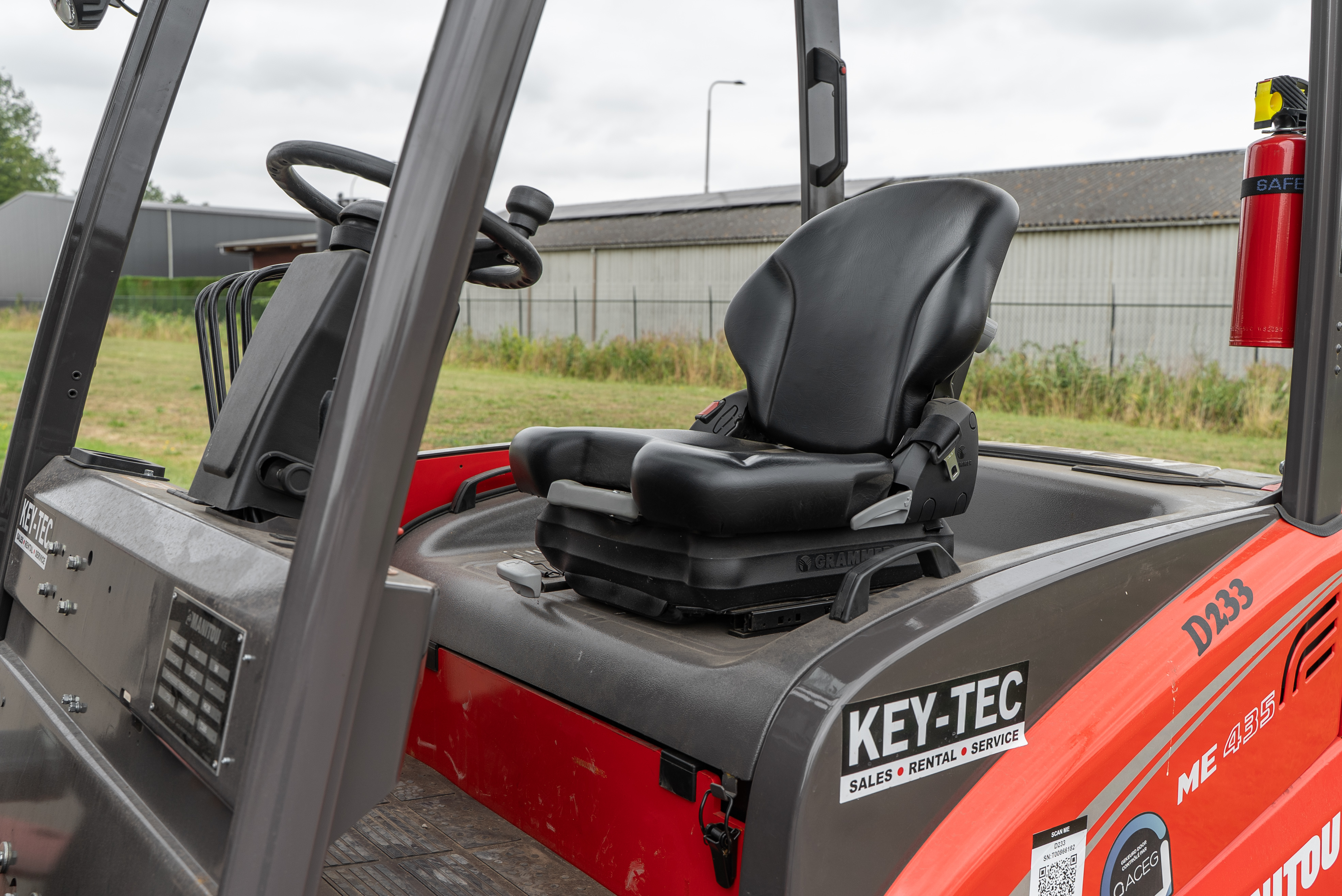 Manitou - Heftrucks - ME 435 80V S3 - Interieur achter