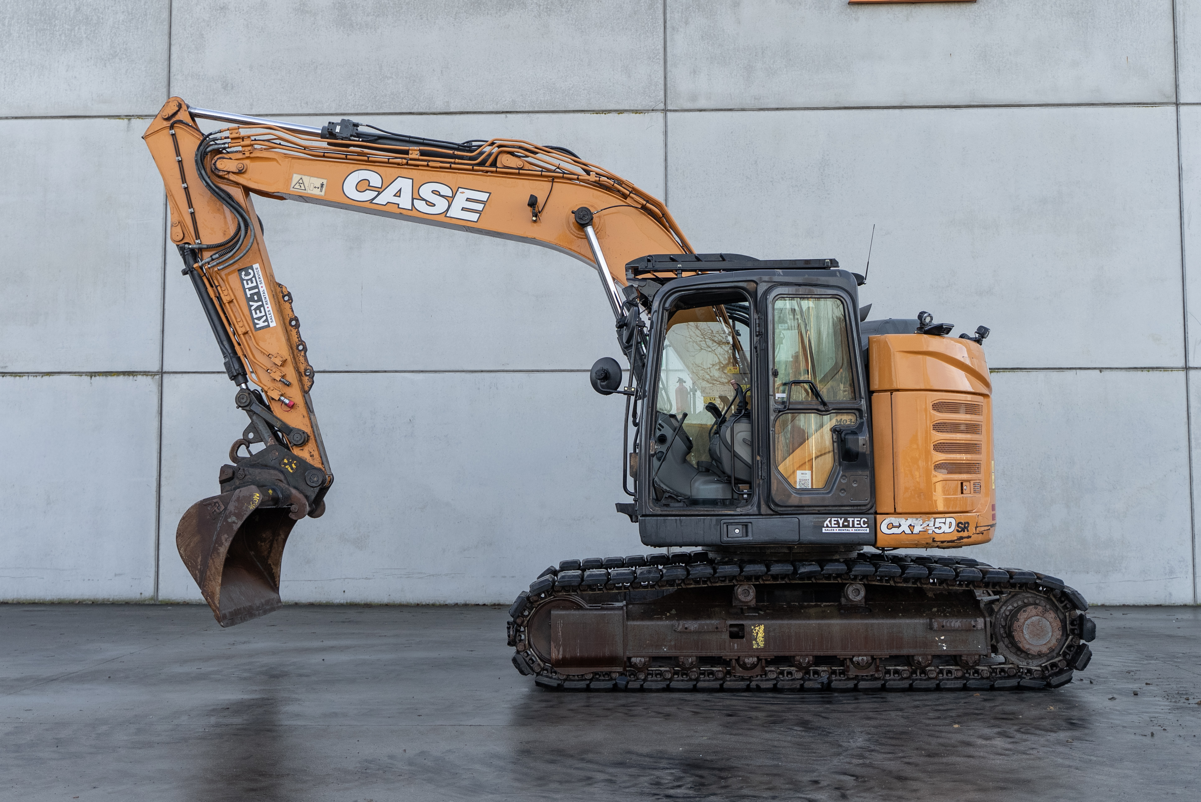 CX 145 D - Side