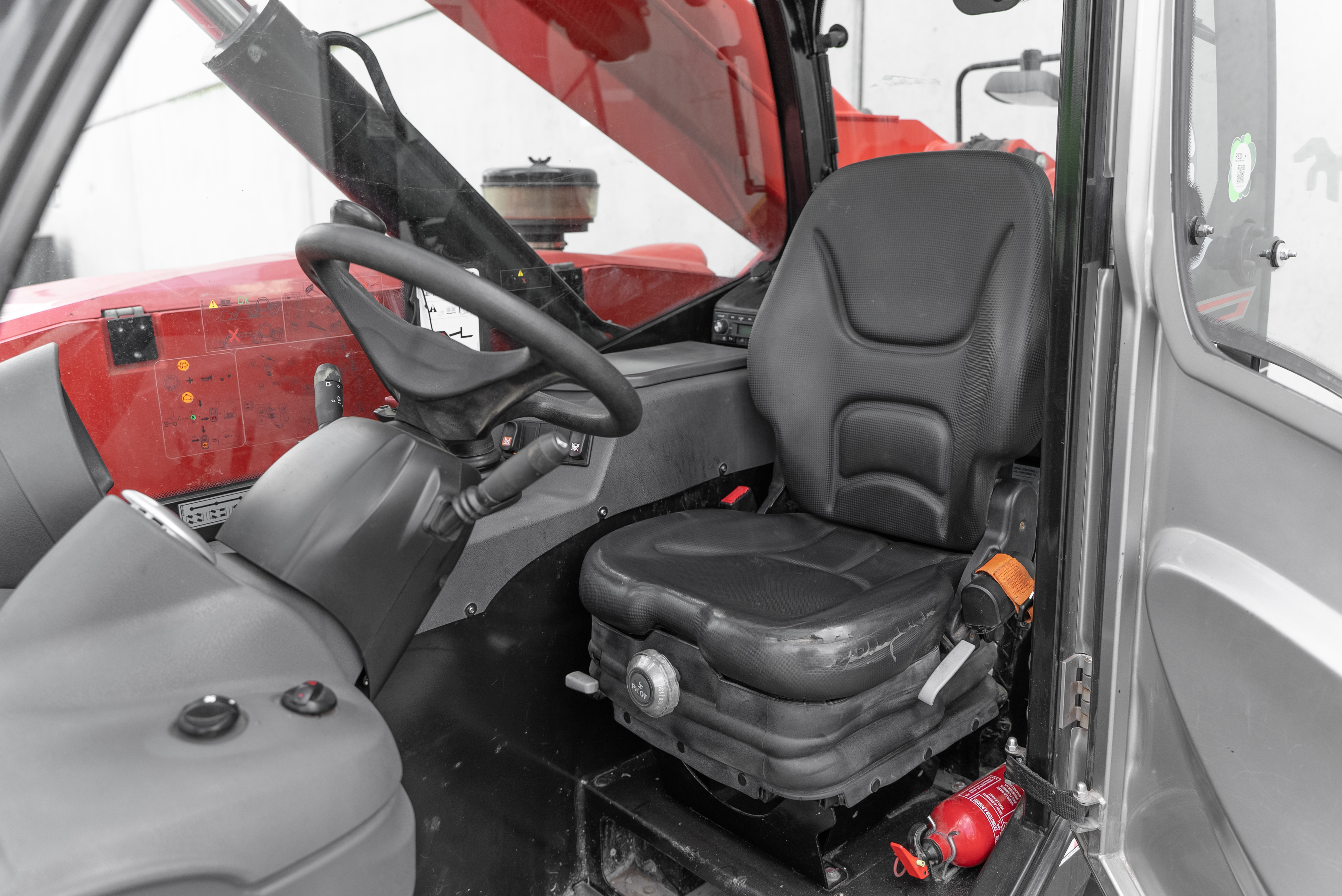 MT 625 H COMFORT 75K ST5 S1 - Interior back