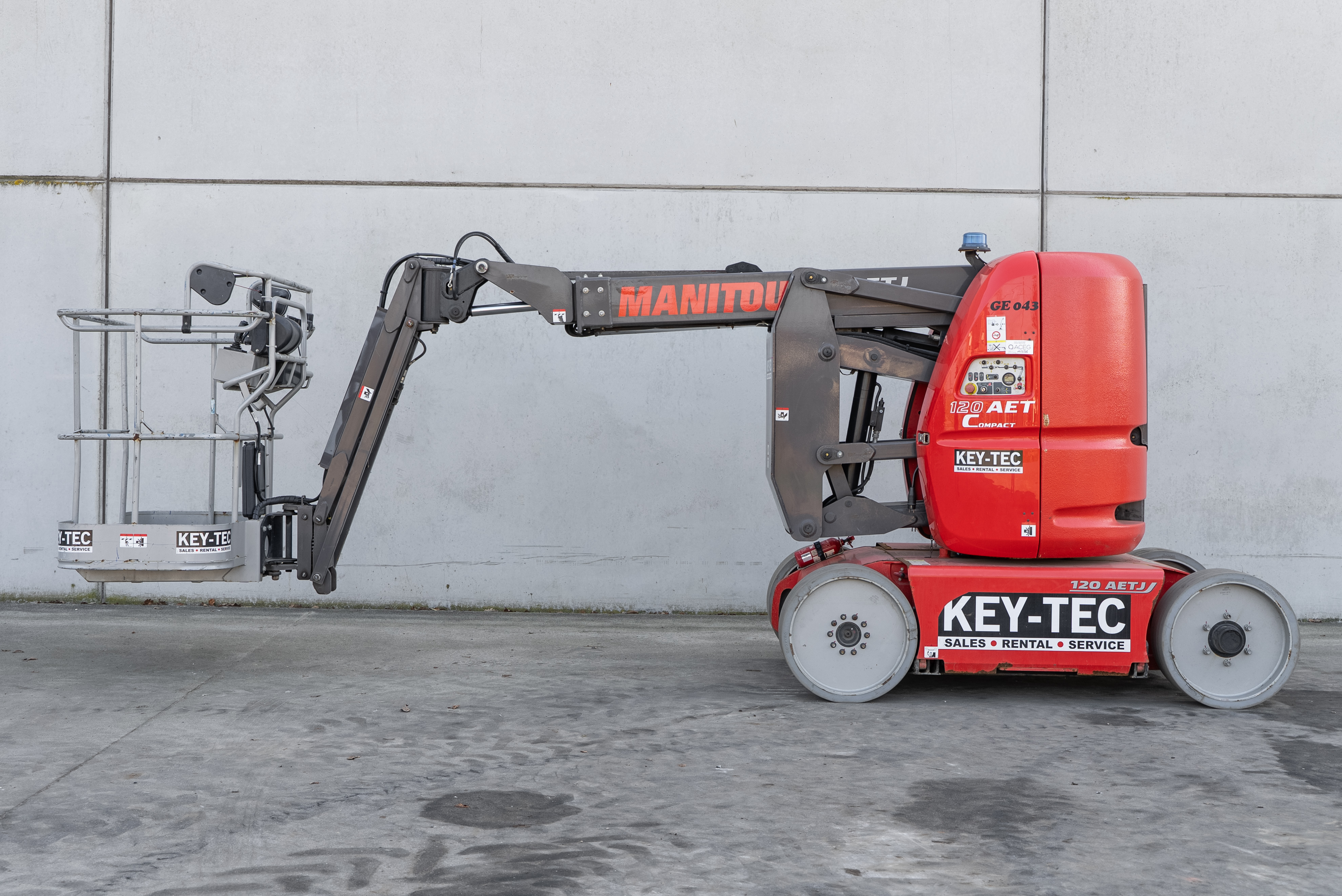 Manitou - Hoogwerkers - AETJ 120 COMPACT 2 3D - Zijaanzicht